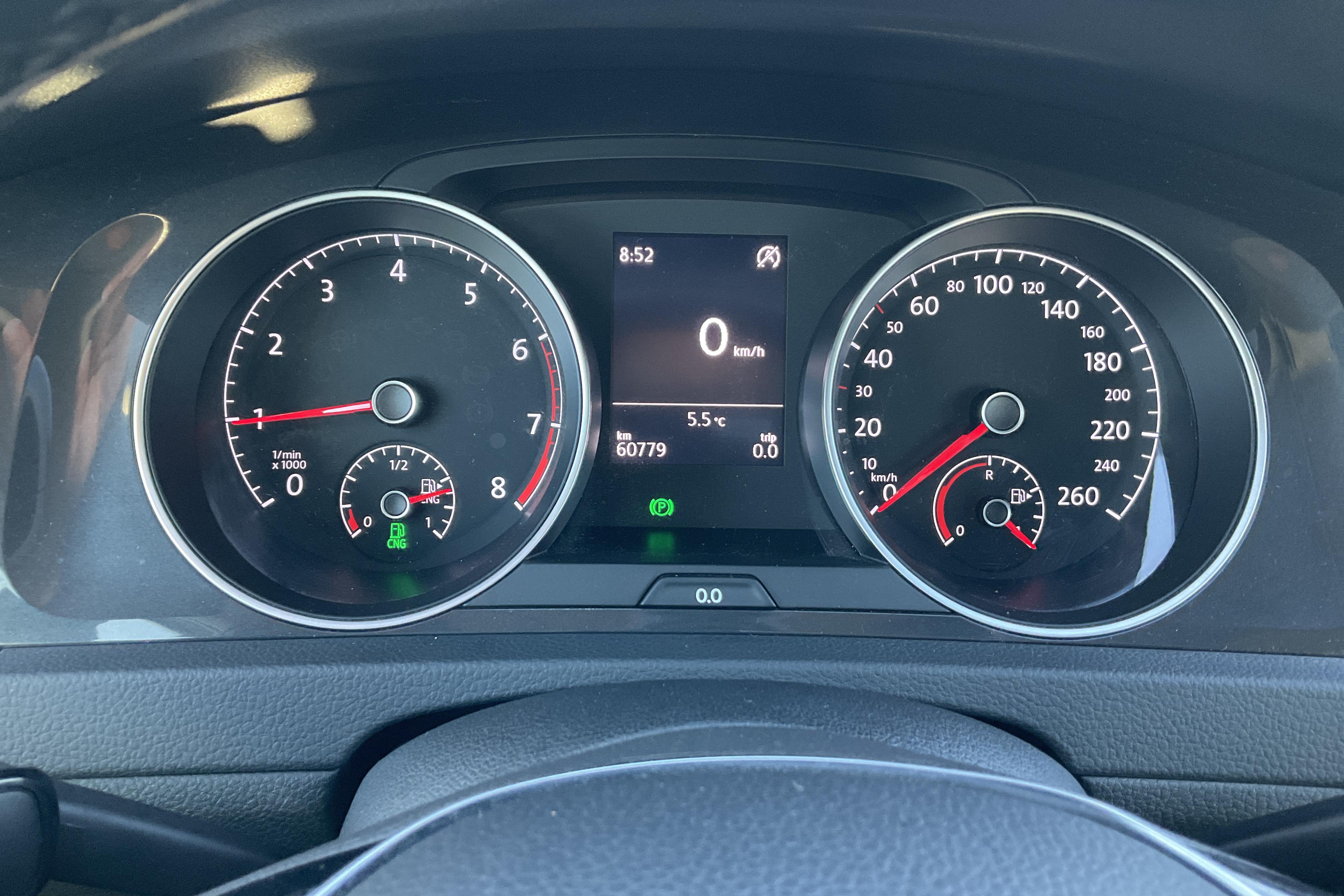 VW Golf VII 1.5 TGI Sportscombi (130hk) - 60 780 km - Manualna - biały - 2019