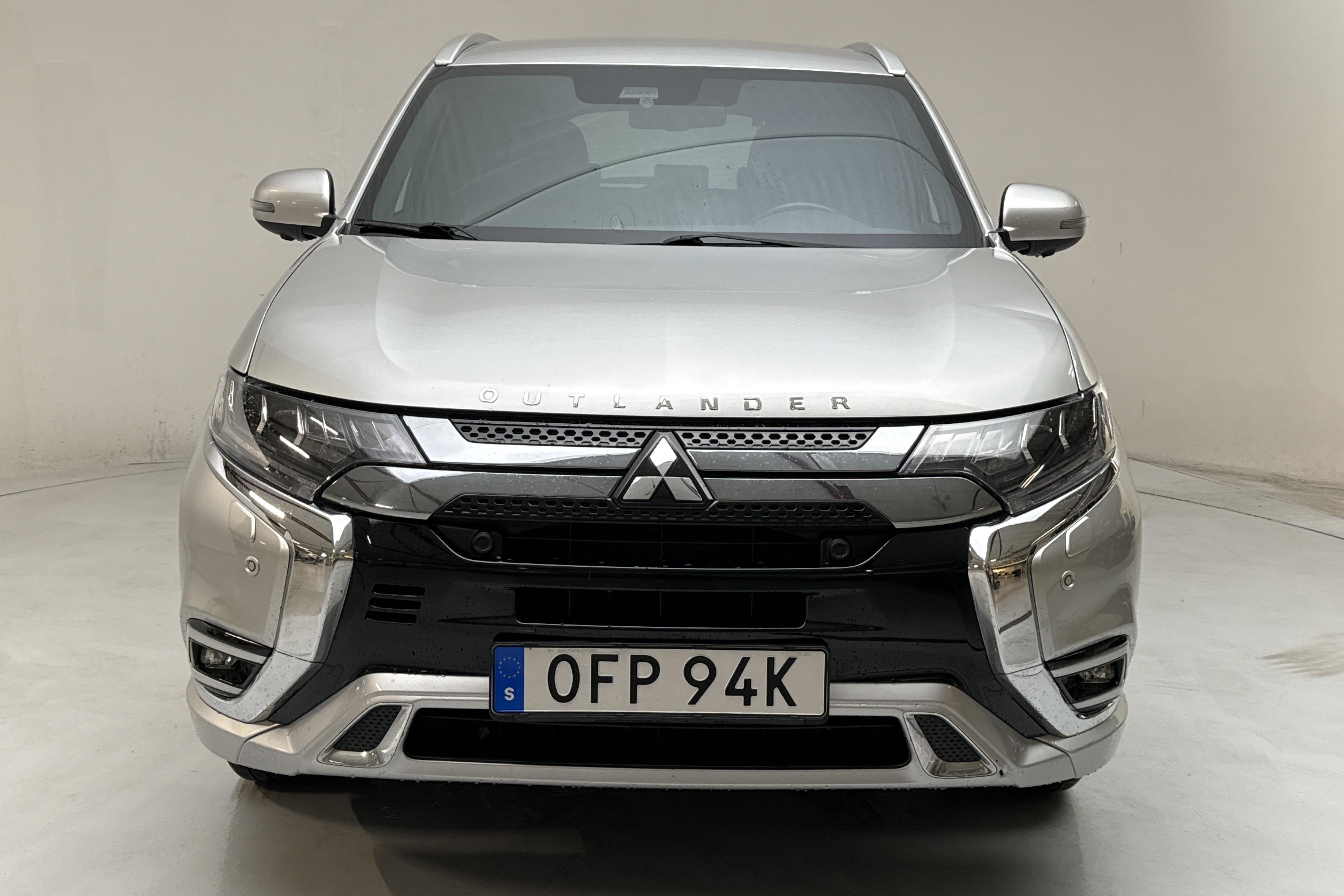 Mitsubishi Outlander 2.4 Plug-in Hybrid 4WD (136hk) - 81 520 km - Automatic - silver - 2020