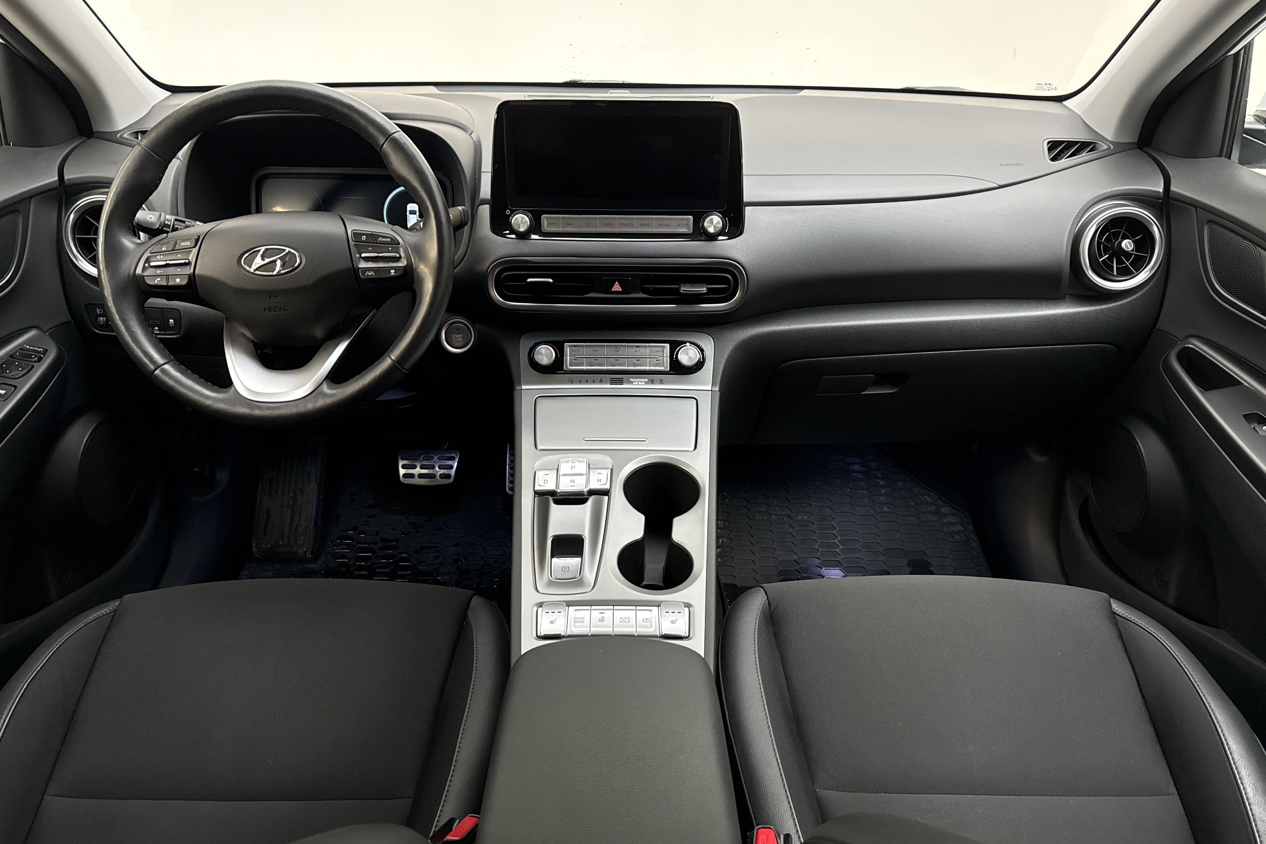 Hyundai Kona Electric Standard Range 39kWh (136hk) - 4 150 mil - Automat - vit - 2021