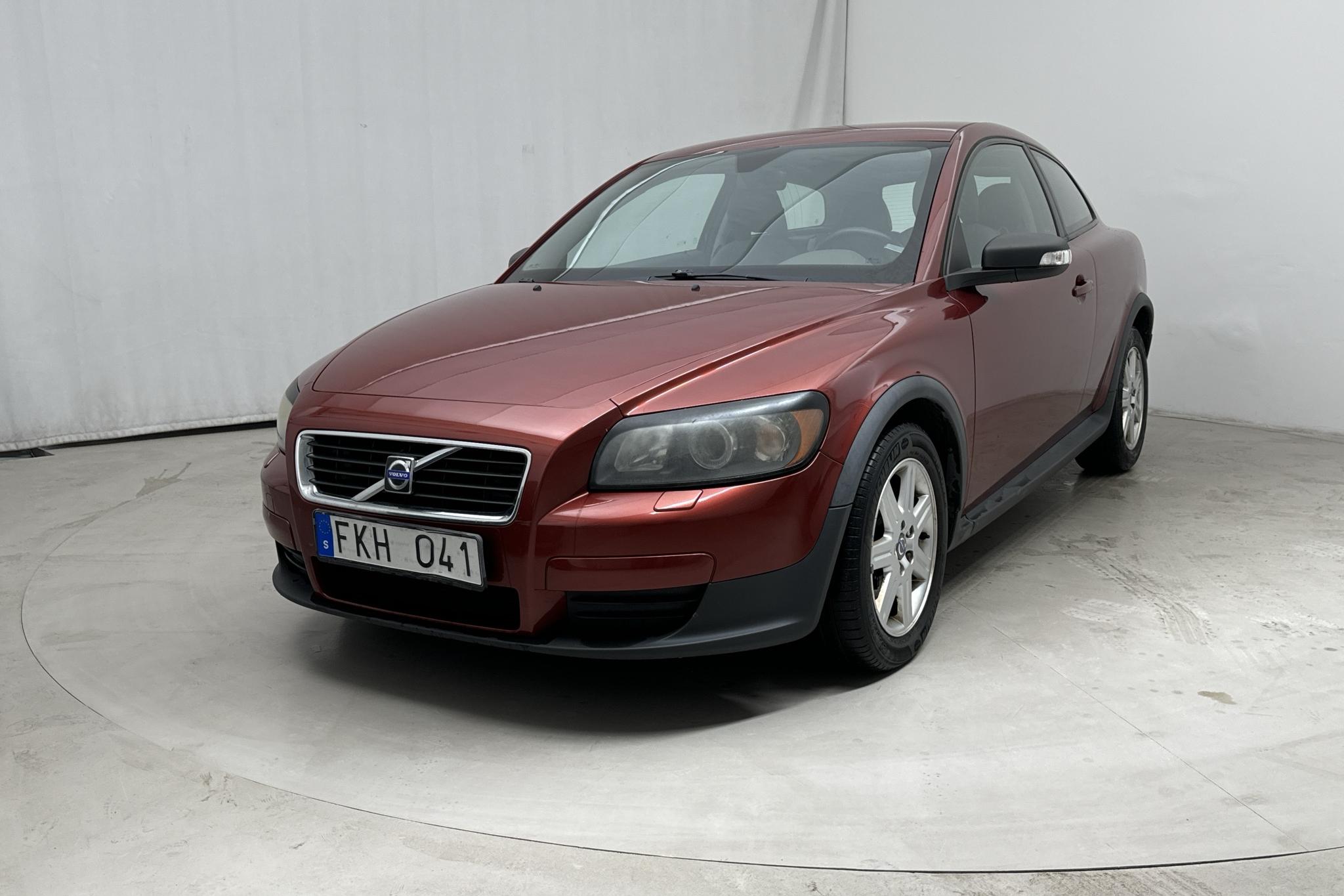 Volvo C30 2.0 (145hk) - 159 690 km - Manual - red - 2007