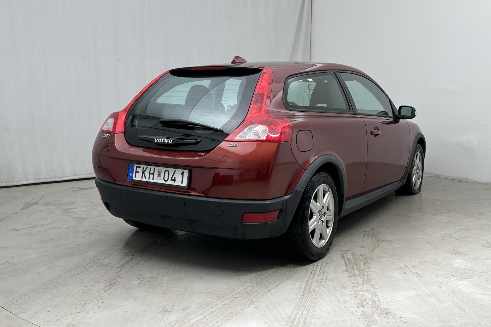 Volvo C30 2.0 (145hk) - 159 690 km - Manualna - czerwony - 2007