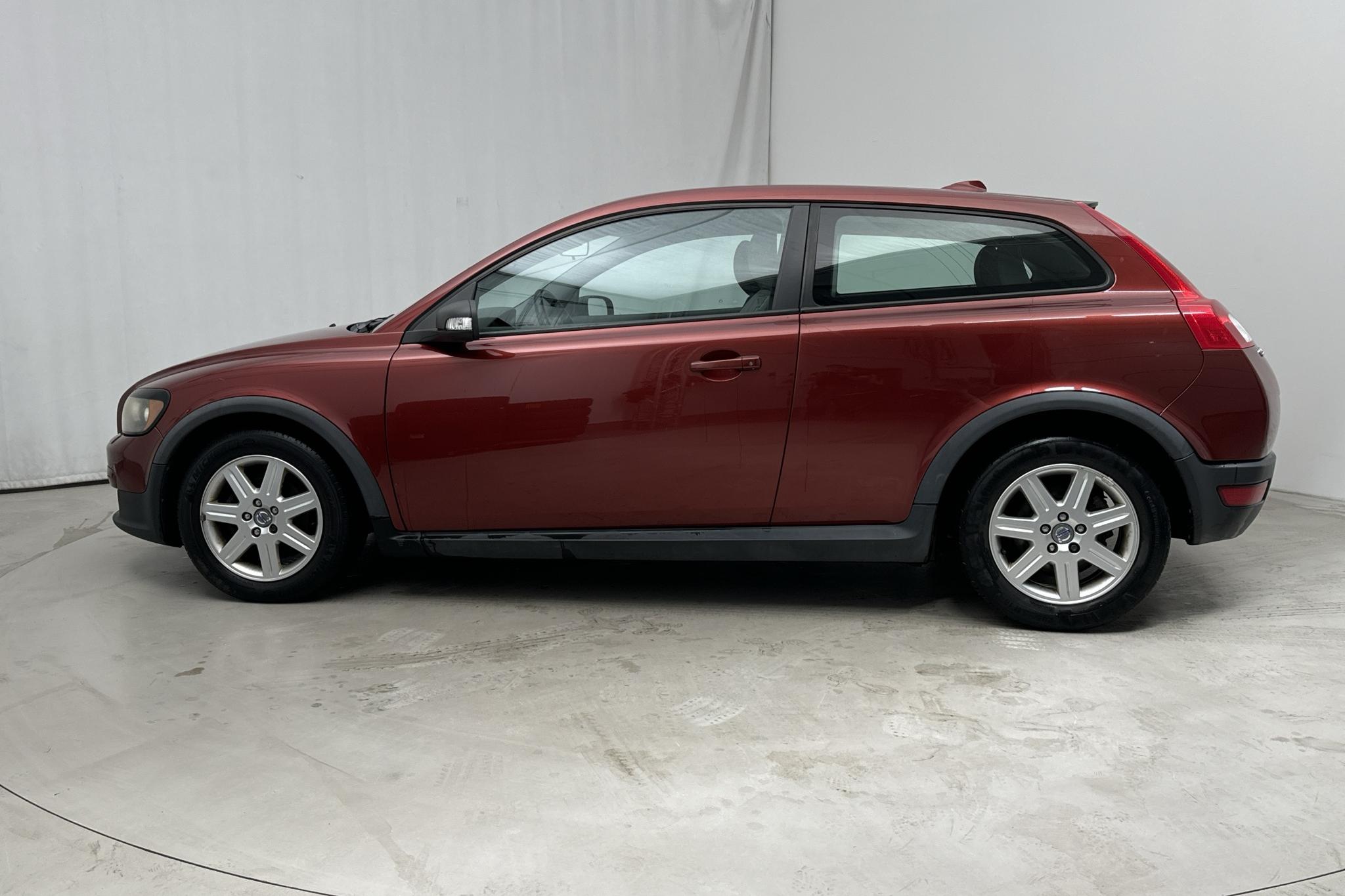 Volvo C30 2.0 (145hk) - 159 690 km - Manual - red - 2007