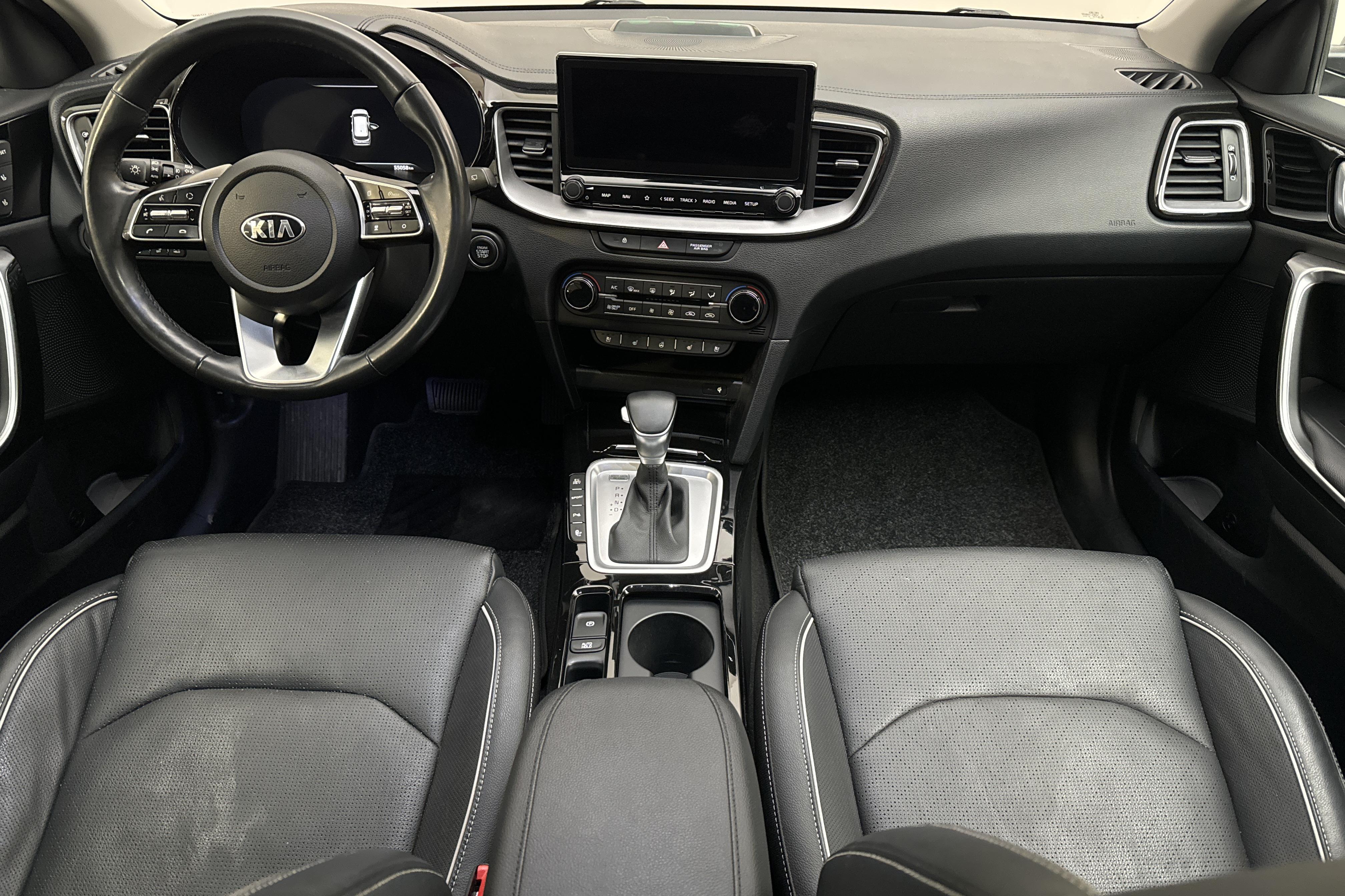 KIA Ceed 1.6 Plug-in Hybrid SW (141hk) - 55 040 km - Automatyczna - szary - 2021