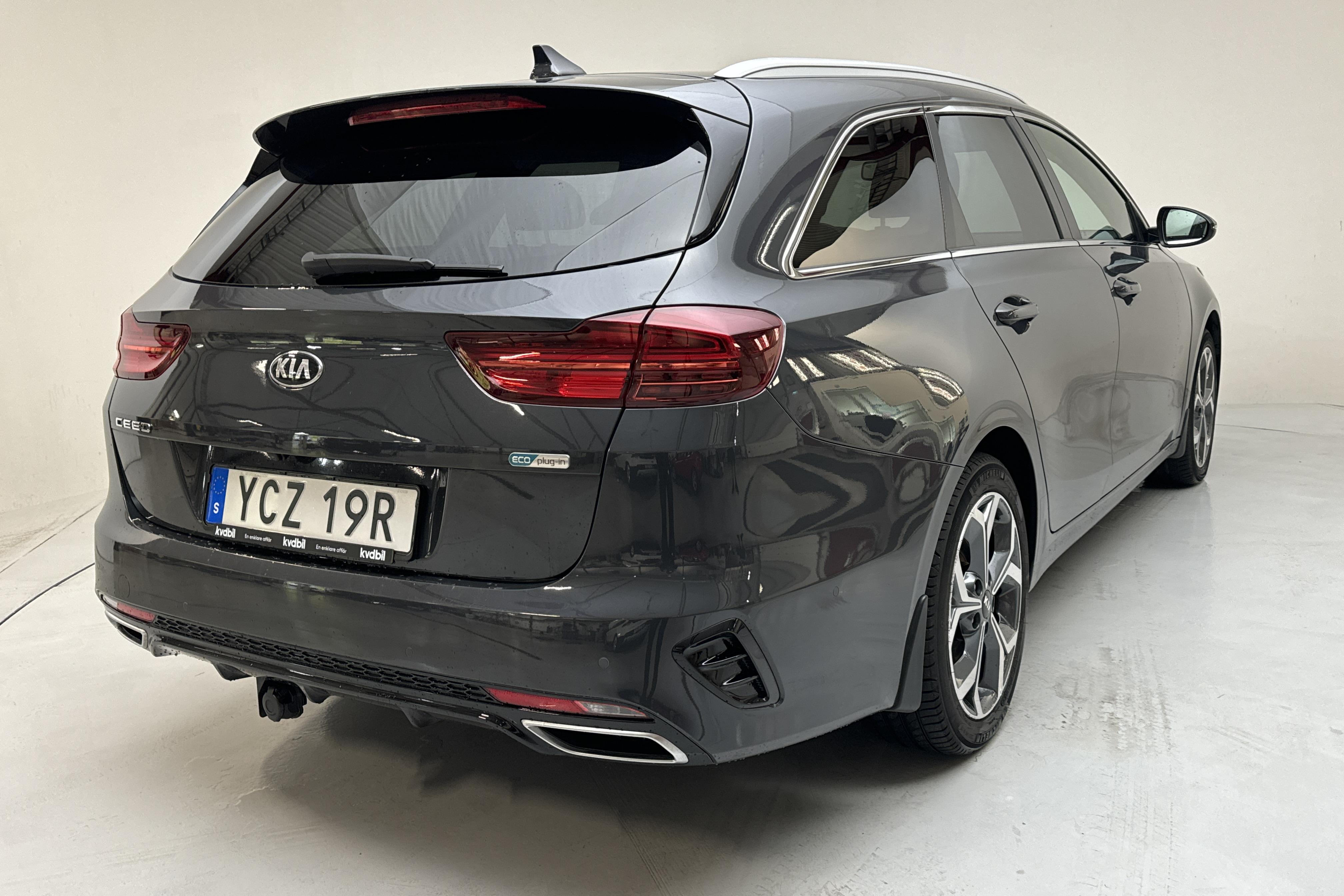 KIA Ceed 1.6 Plug-in Hybrid SW (141hk) - 55 040 km - Automatyczna - szary - 2021