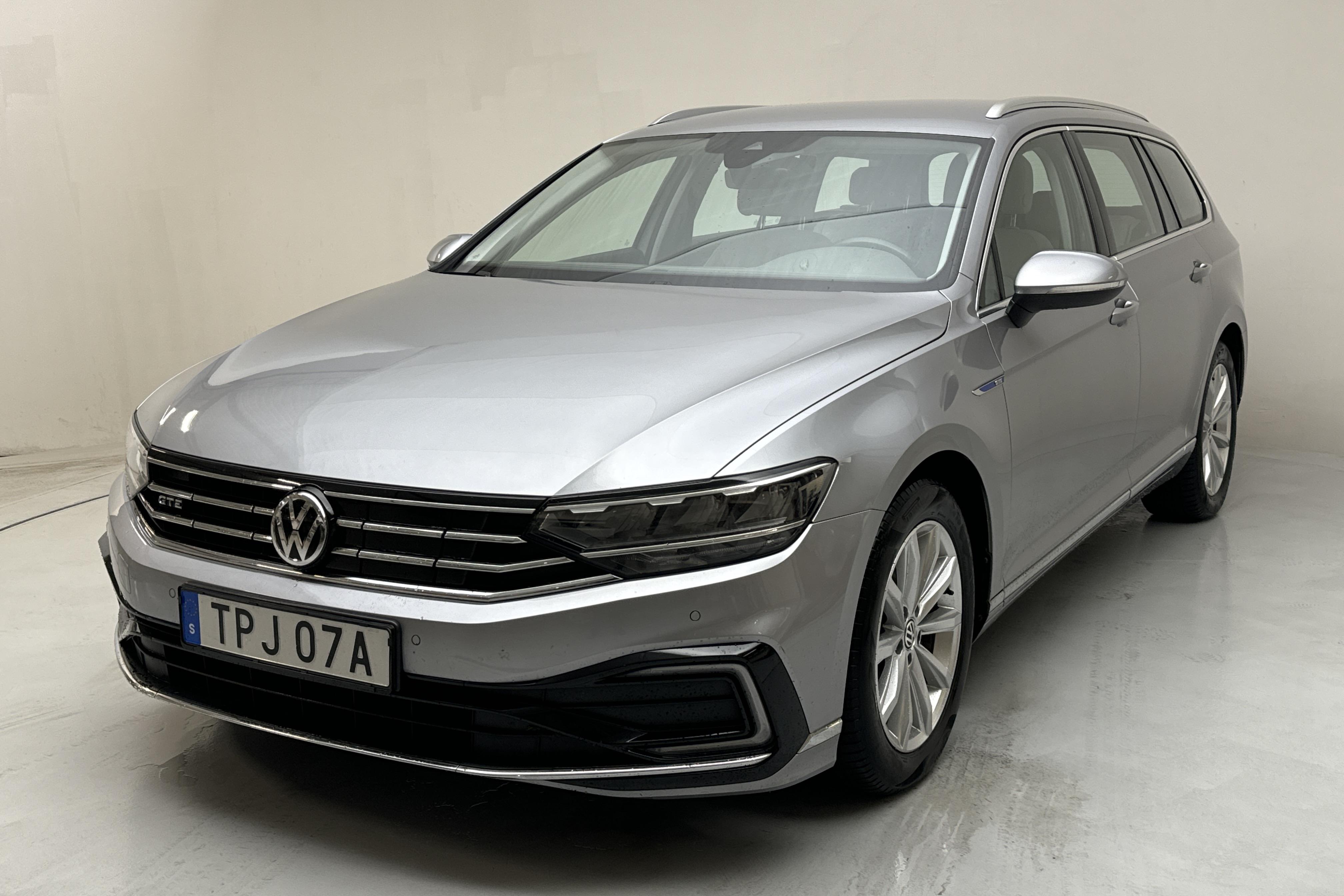 VW Passat 1.4 GTE Sportscombi (218hk) - 83 170 km - Automaatne - hõbe - 2020