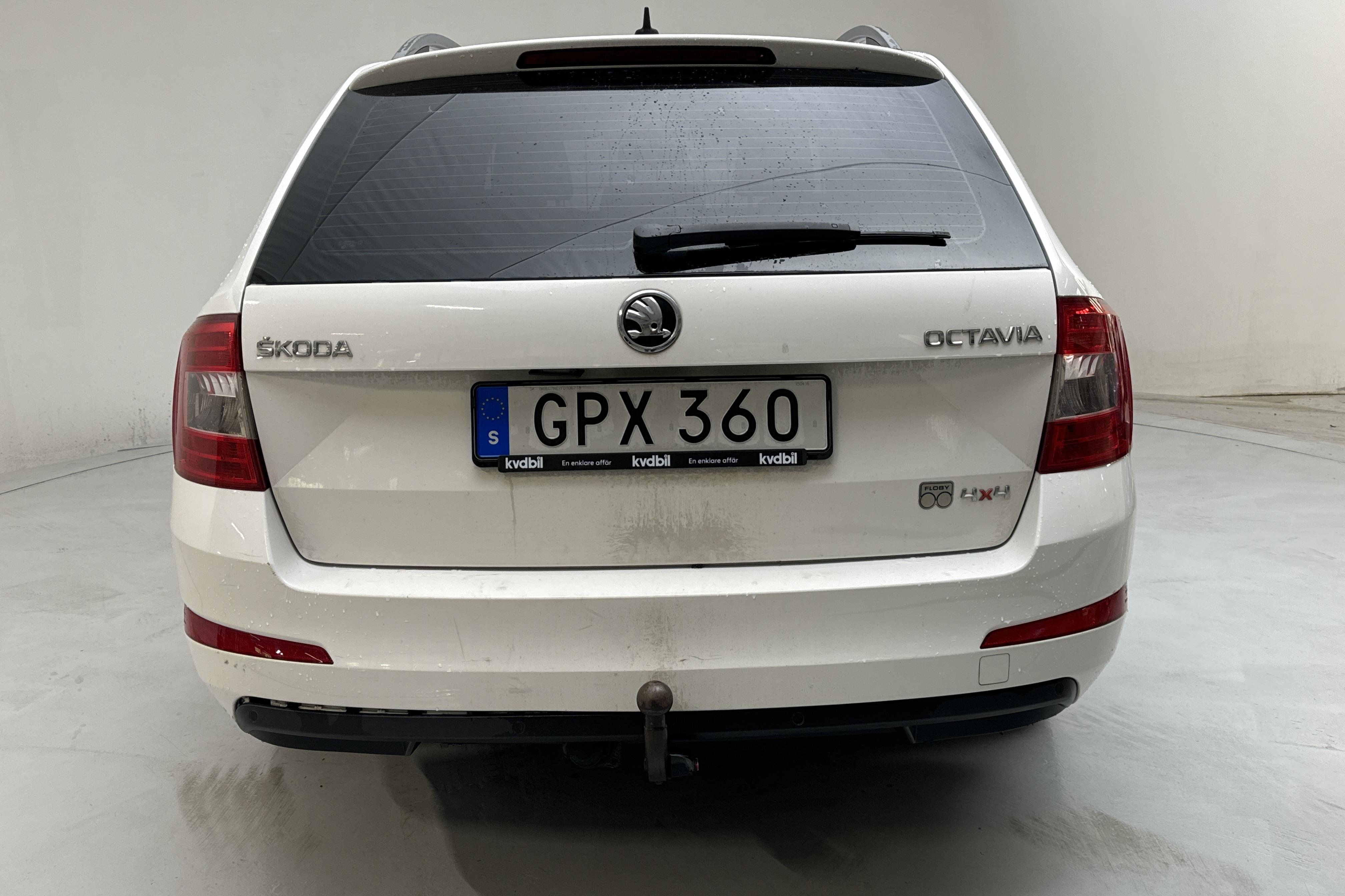 Skoda Octavia III 1.6 TDI CR Combi 4X4 (105hk) - 256 730 km - Manualna - biały - 2015