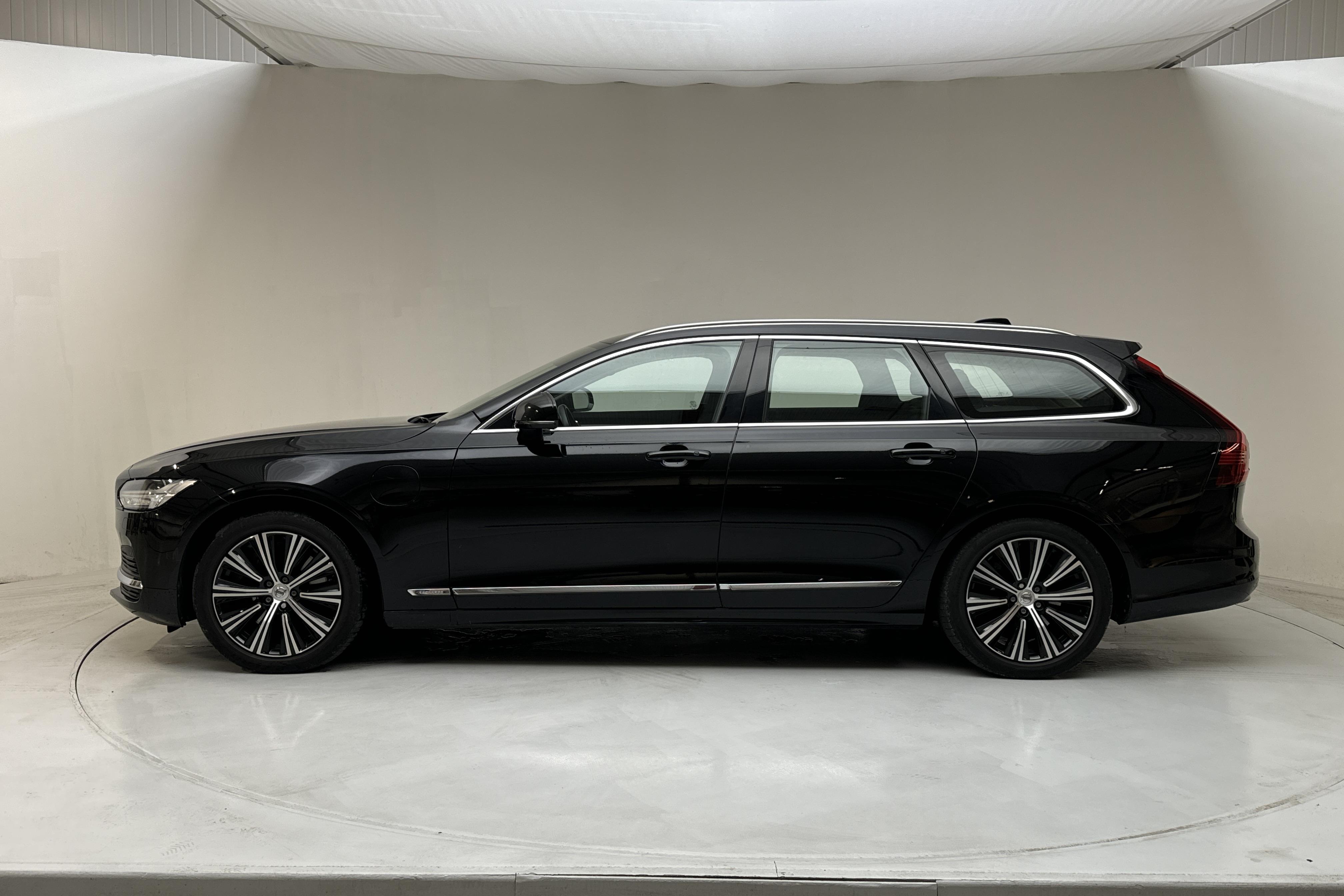 Volvo V90 T6 AWD Twin Engine (340hk) - 14 267 mil - Automat - svart - 2021