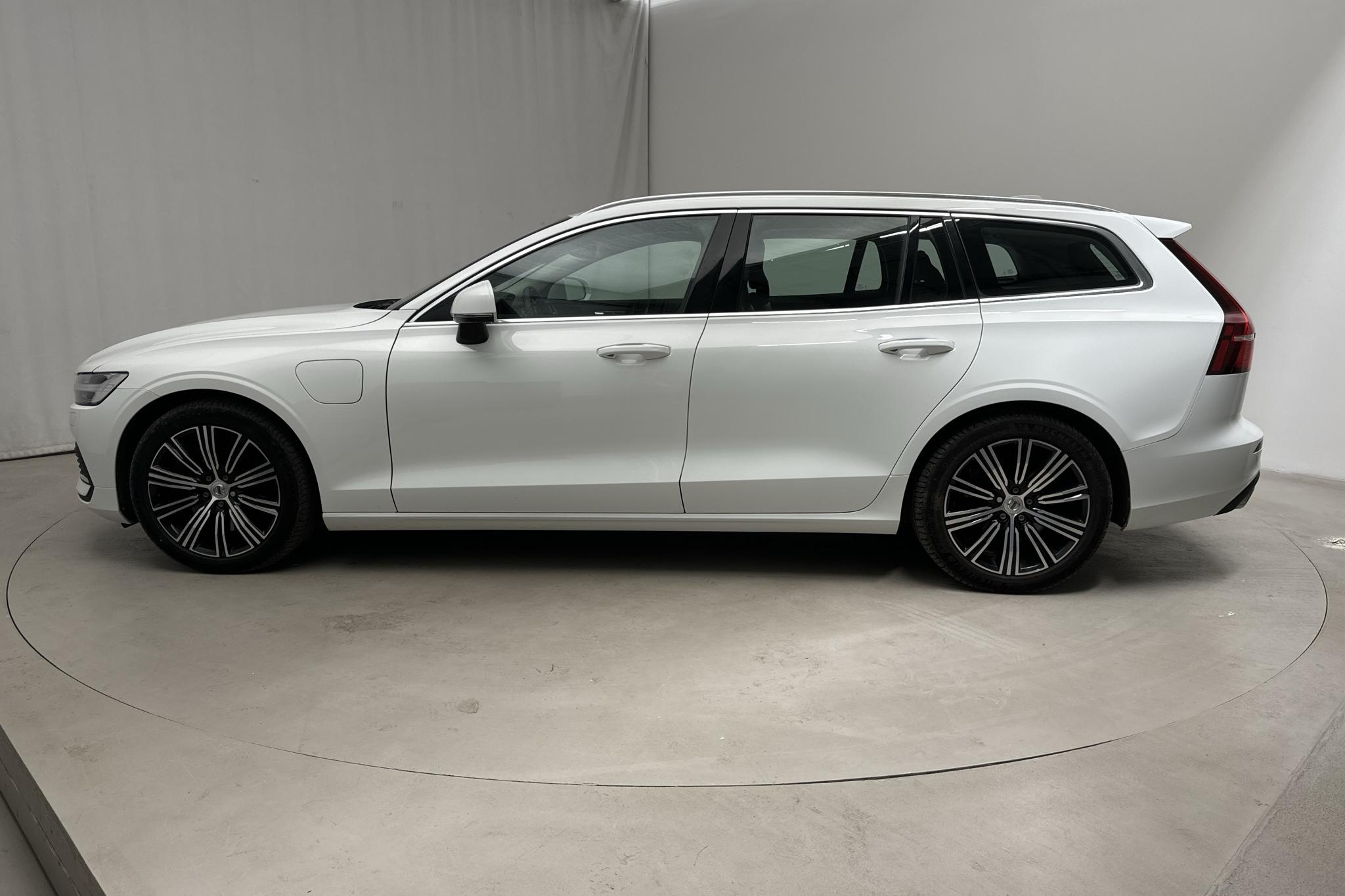 Volvo V60 T6 AWD Twin Engine (340hk) - 115 600 km - Automatic - white - 2022