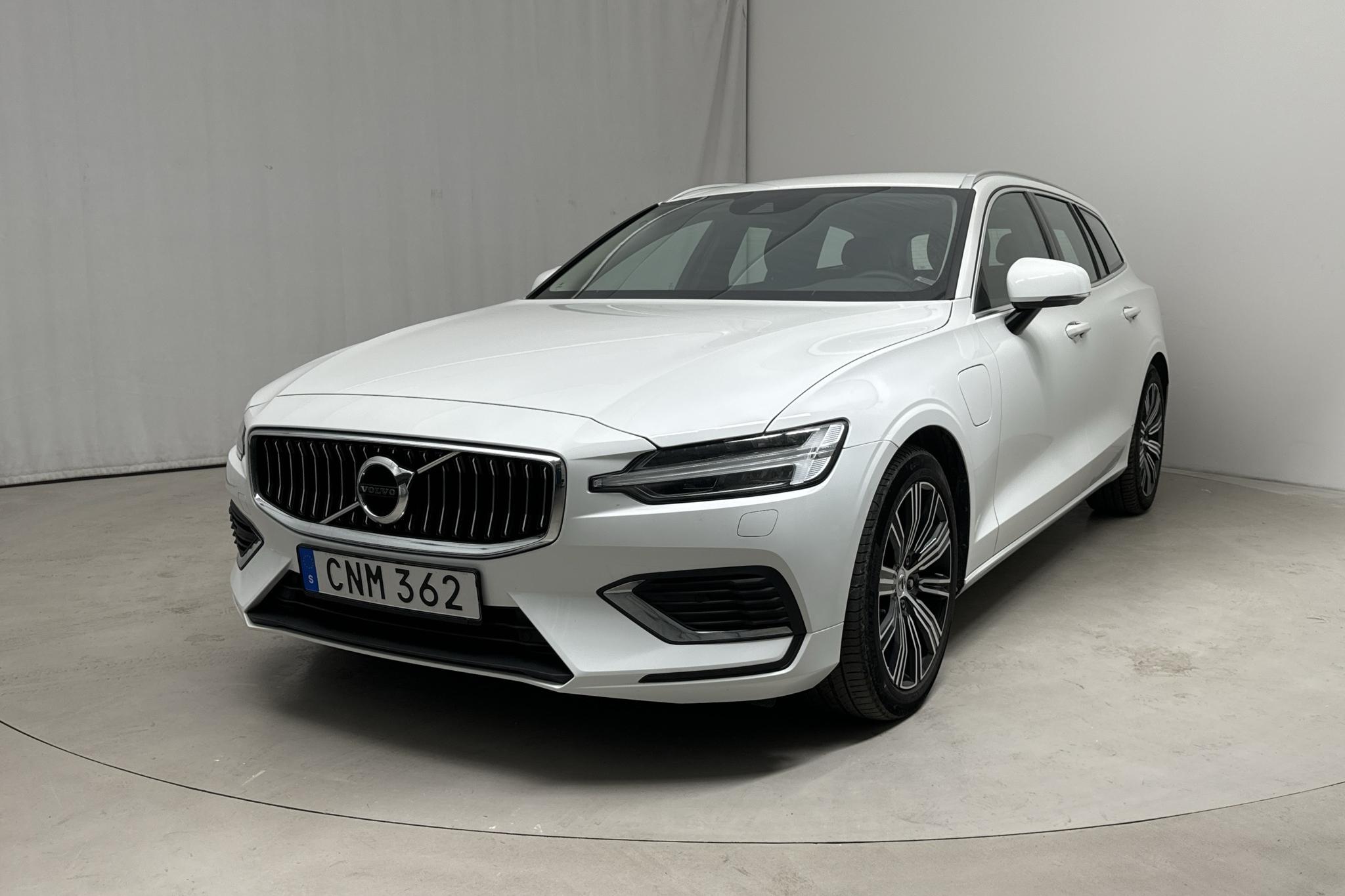 Volvo V60 T6 AWD Twin Engine (340hk) - 115 600 km - Automatic - white - 2022