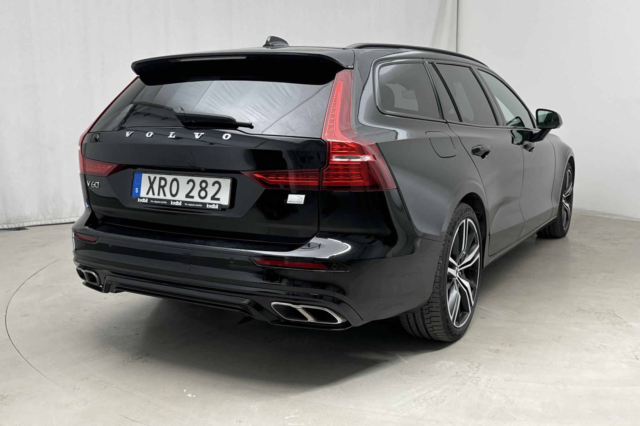 Volvo V60 T6 AWD Twin Engine (340hk) - 12 437 mil - Automat - svart - 2021