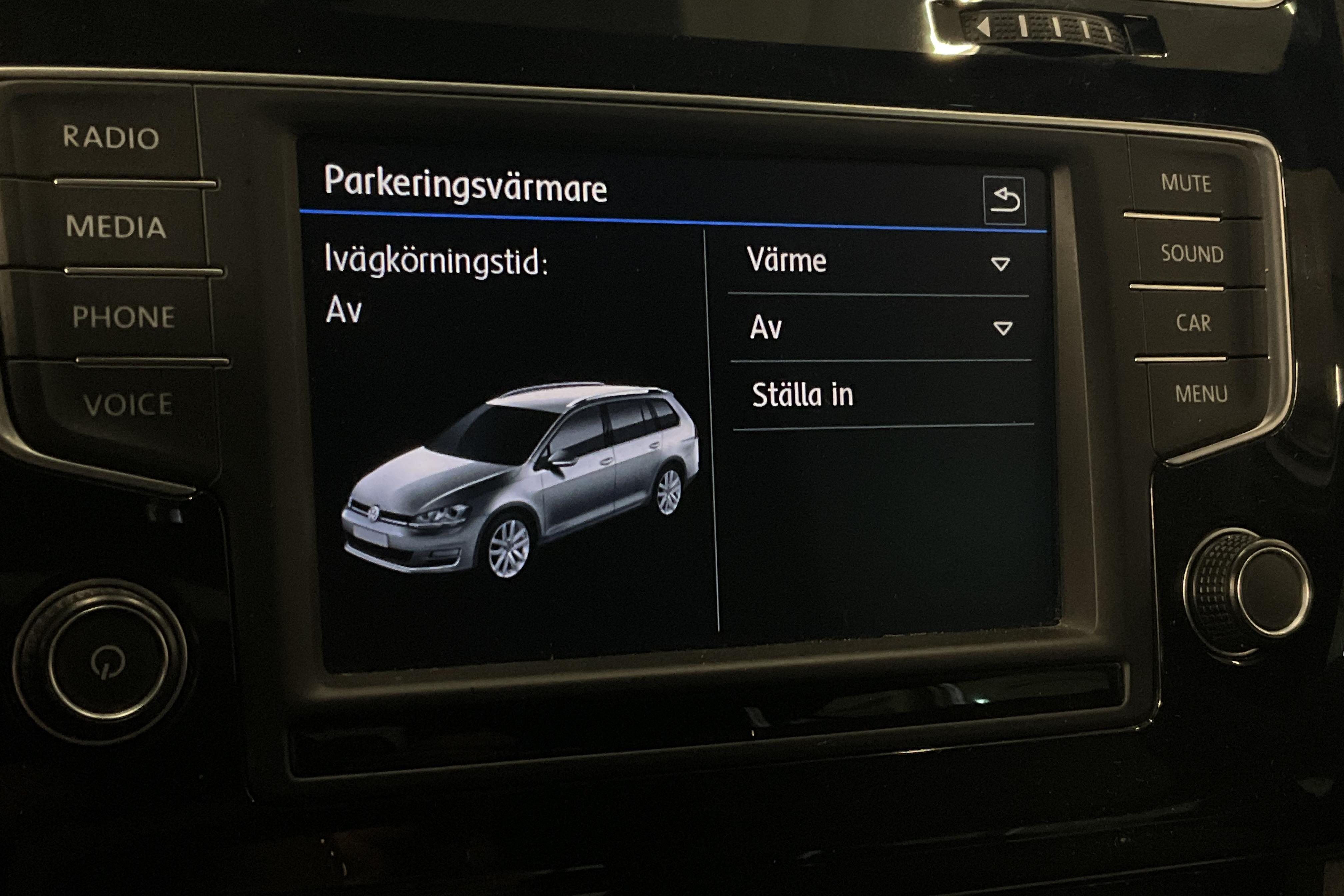 VW Golf VII 1.4 TSI Sportscombi (150hk) - 105 480 km - Automatyczna - biały - 2017