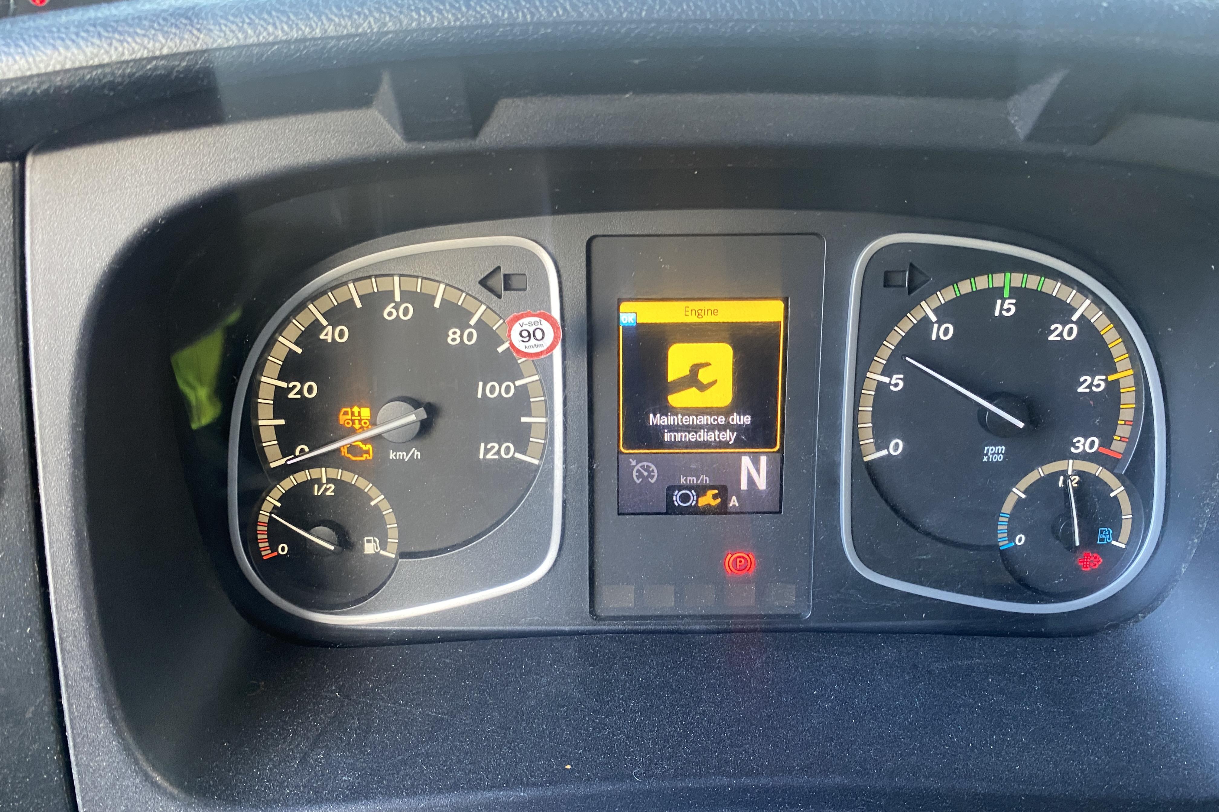 Mercedes ATEGO - 610 491 km - Automaatne - valge - 2015