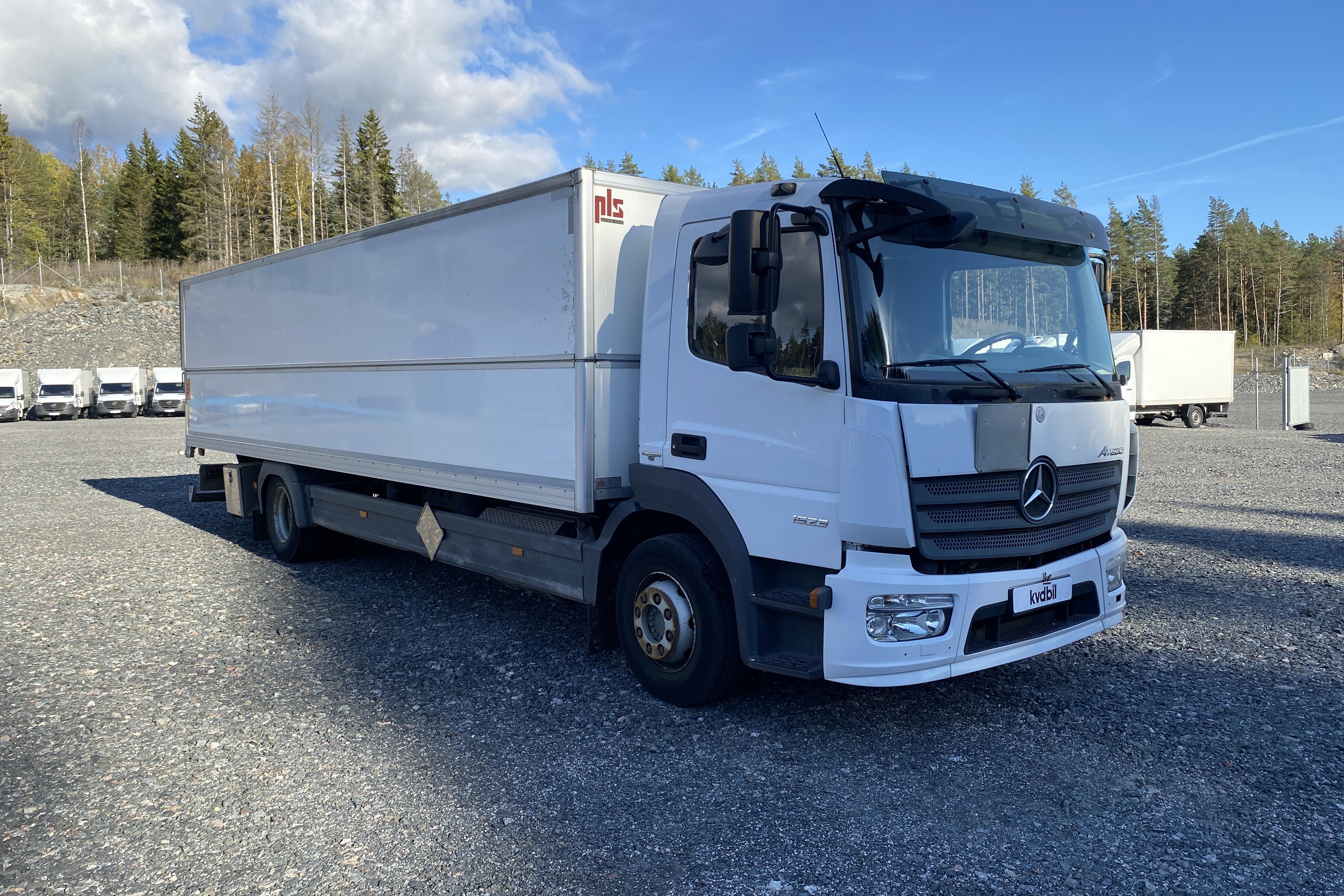 Mercedes ATEGO - 610 491 km - Automatyczna - biały - 2015