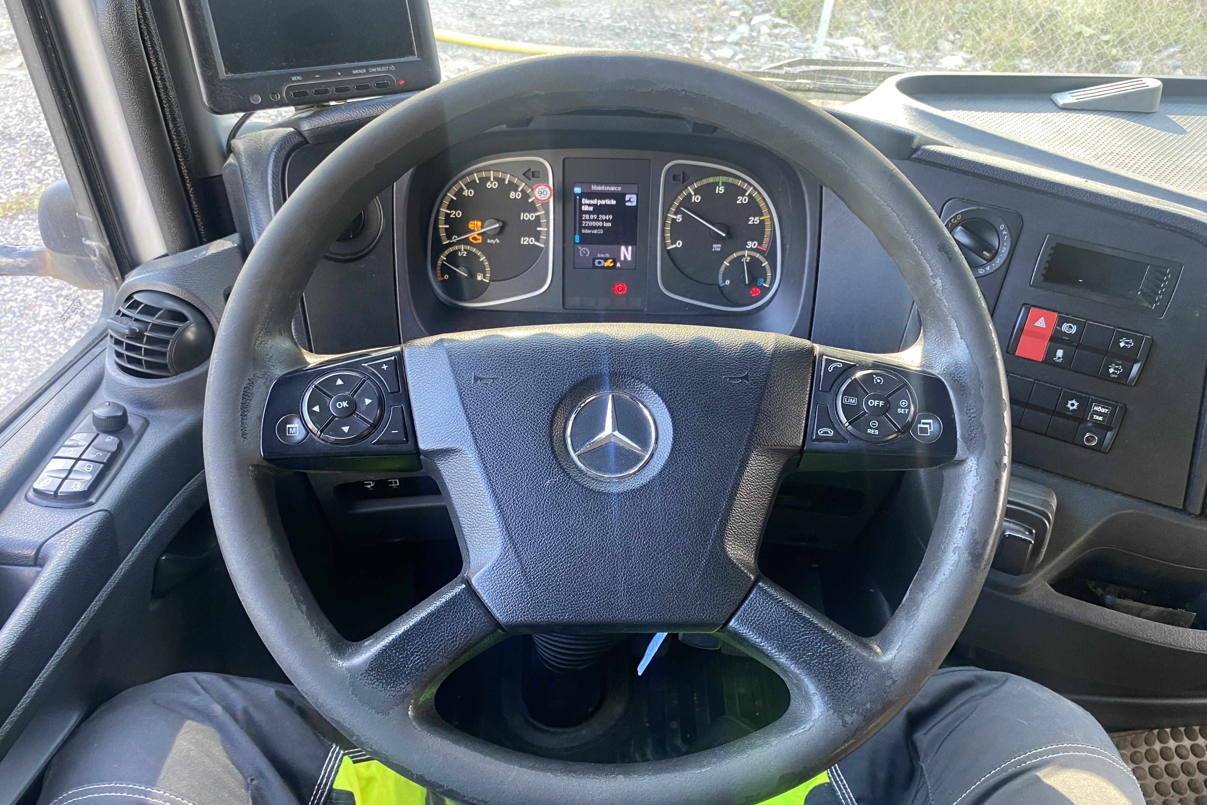 Mercedes ATEGO - 610 491 km - Automaatne - valge - 2015