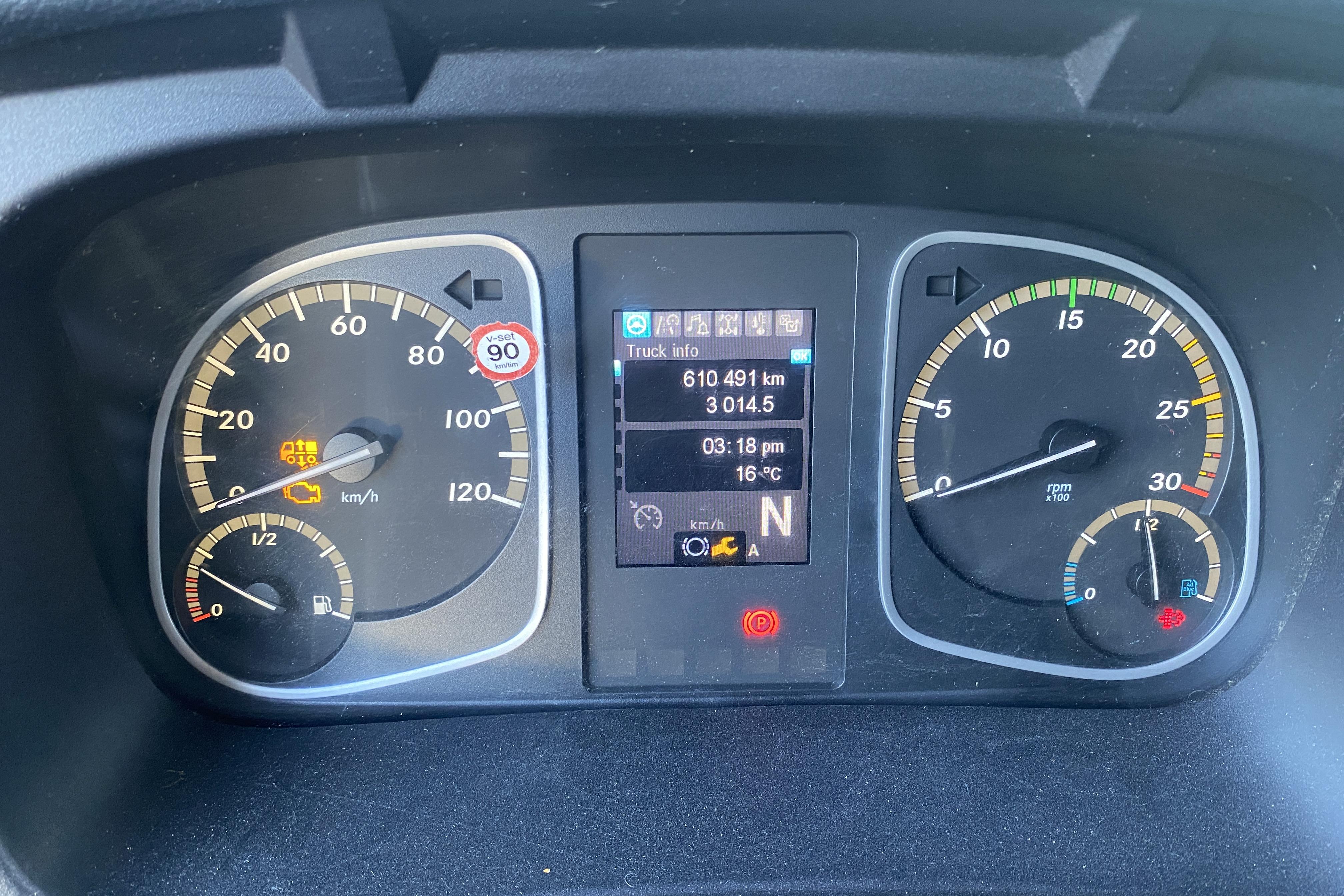 Mercedes ATEGO - 610 491 km - Automaatne - valge - 2015