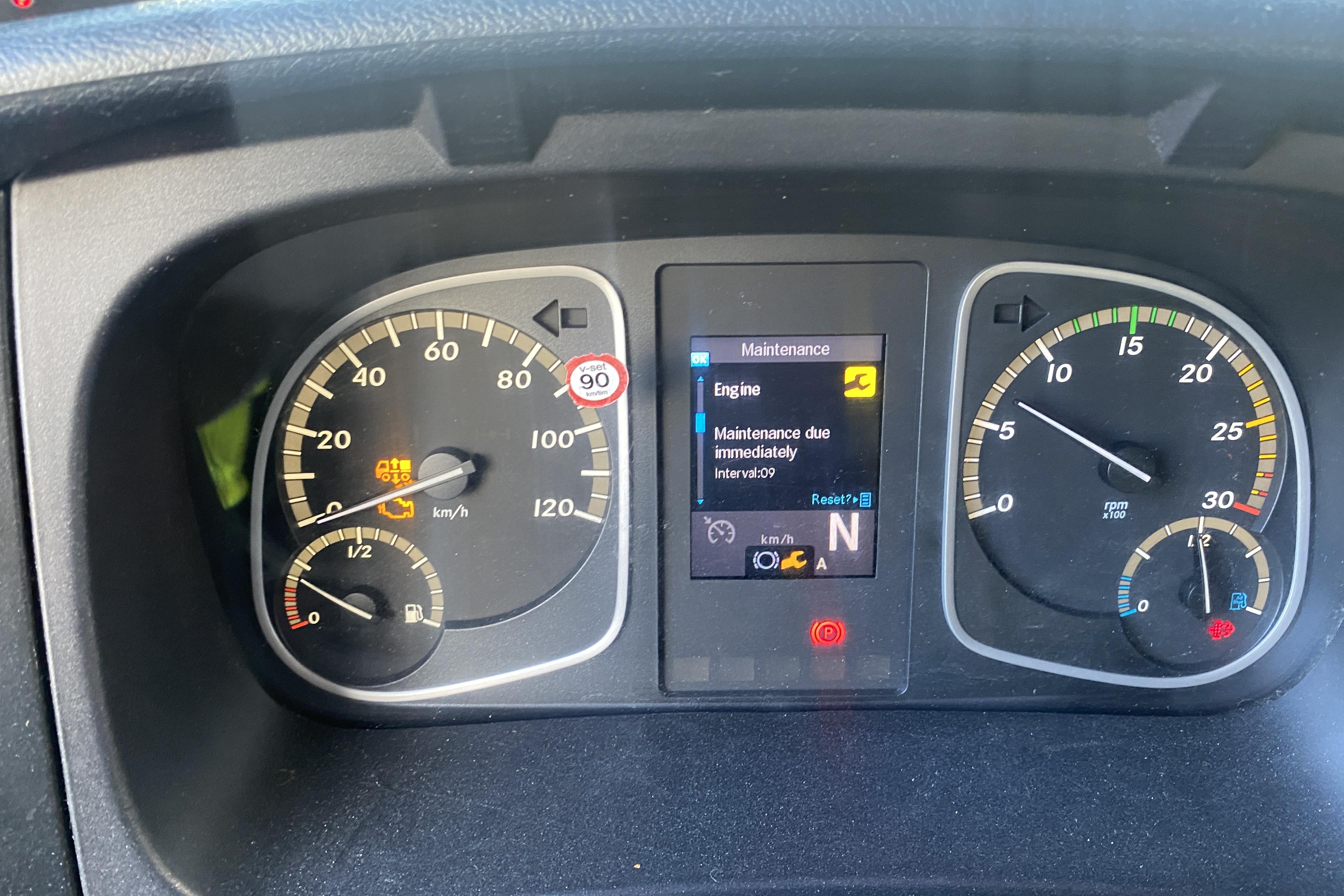 Mercedes ATEGO - 610 491 km - Automaatne - valge - 2015