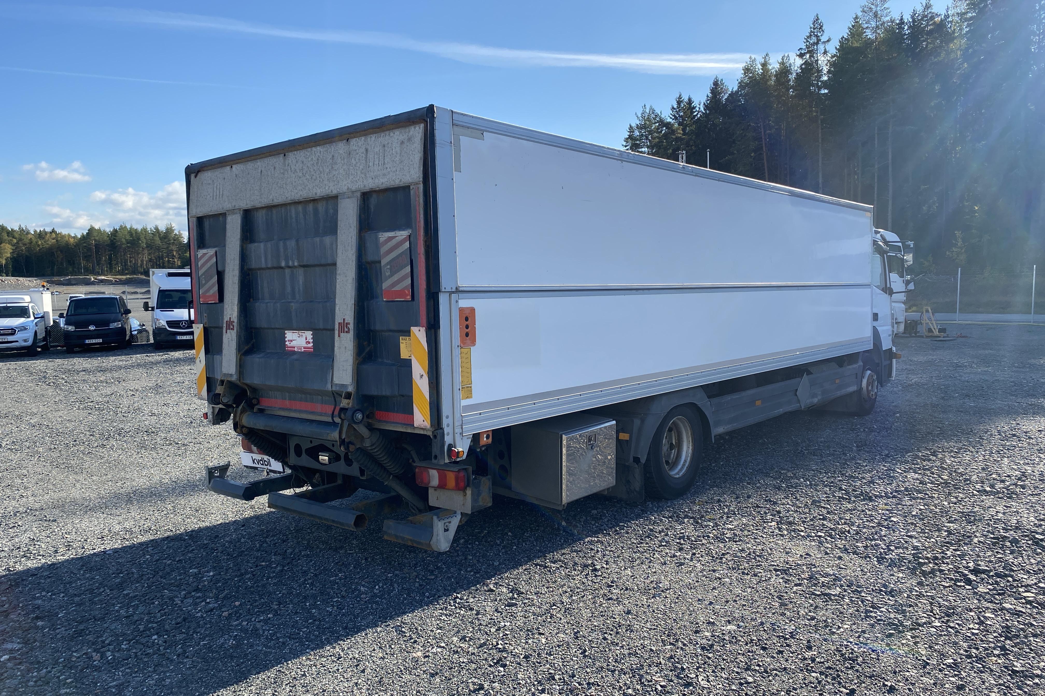 Mercedes ATEGO - 610 491 km - Automatic - white - 2015