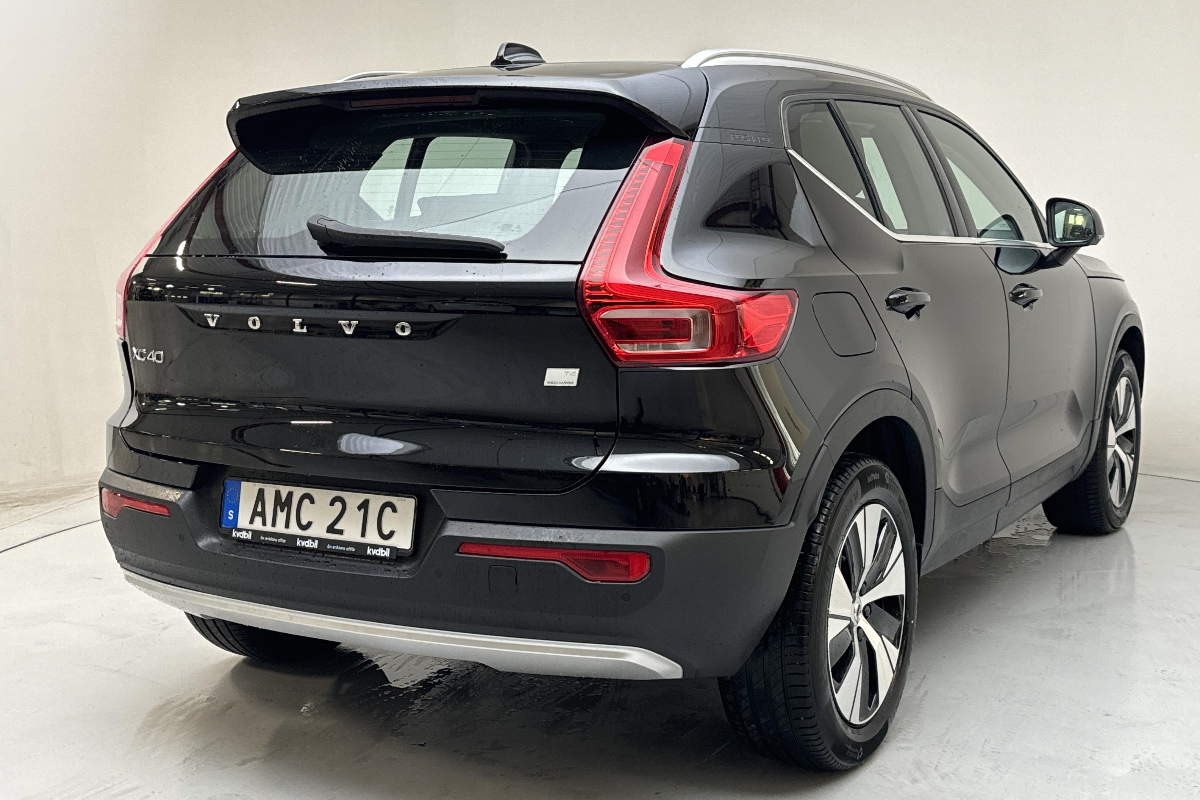 Volvo XC40 T4 2WD Recharge (211hk) - 8 109 mil - Automat - svart - 2021