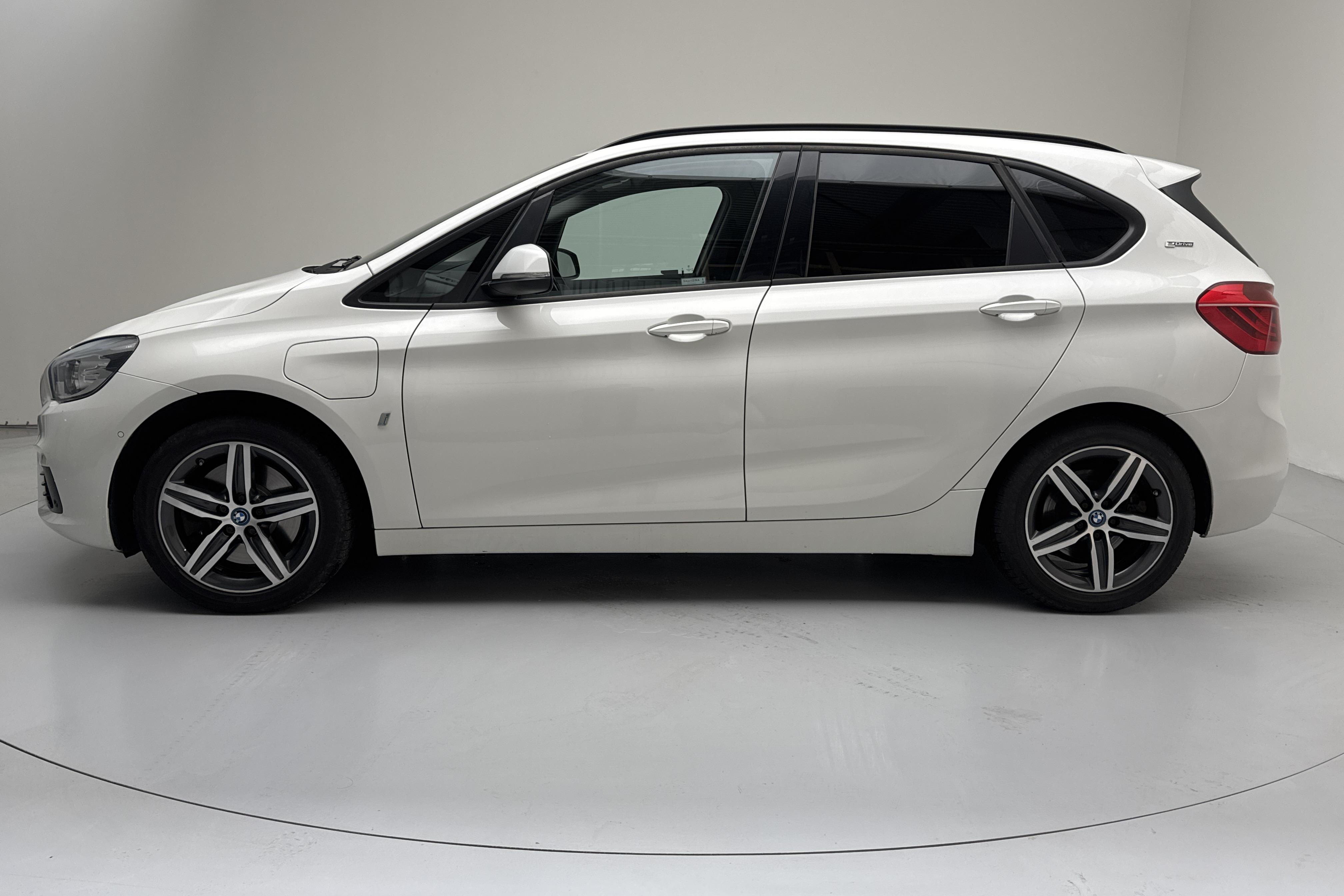 BMW 225xe Active Tourer, F45 (224hk) - 171 280 km - Automaattinen - valkoinen - 2017