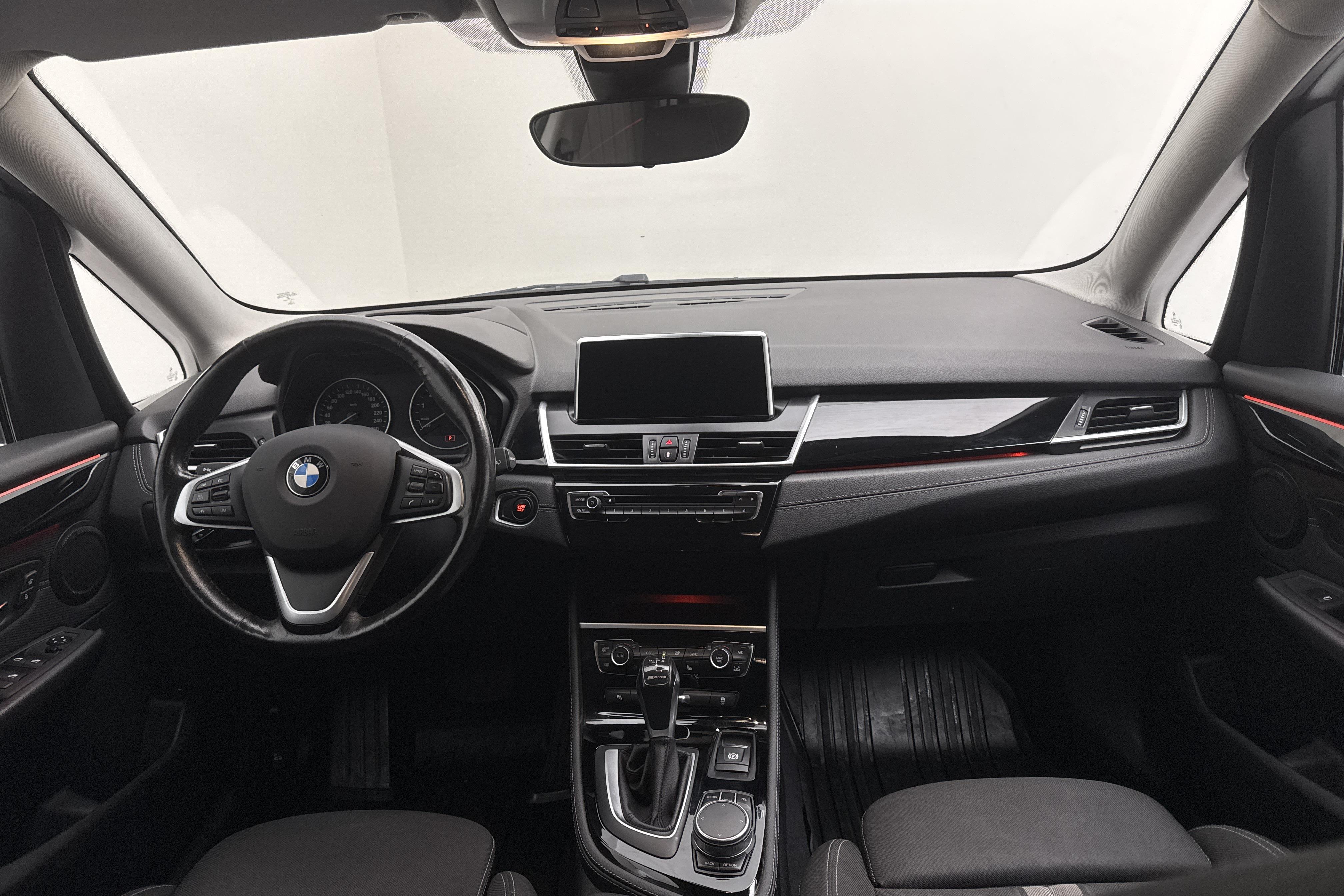 BMW 225xe Active Tourer, F45 (224hk) - 17 128 mil - Automat - vit - 2017