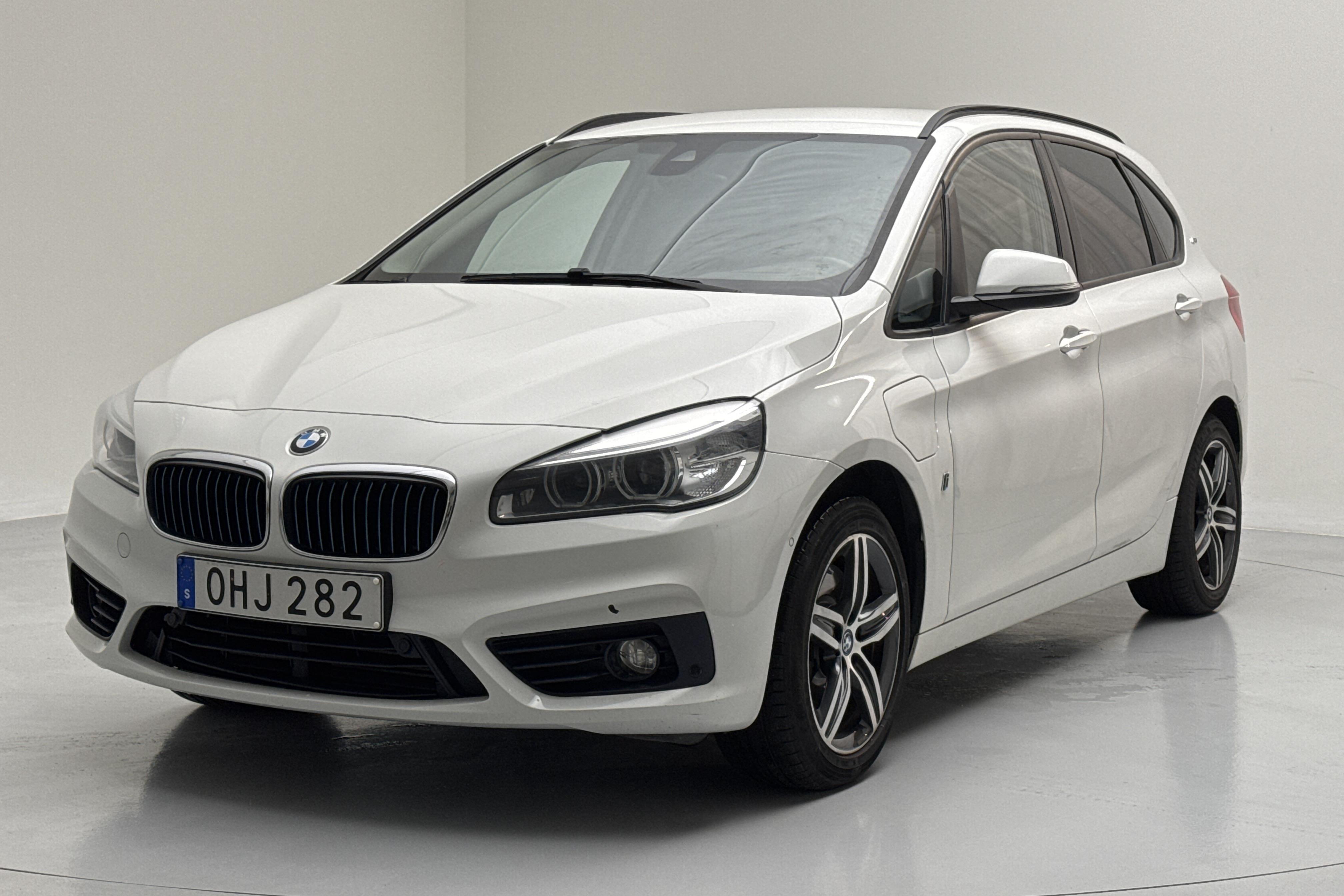 BMW 225xe Active Tourer, F45 (224hk) - 171 280 km - Automaattinen - valkoinen - 2017