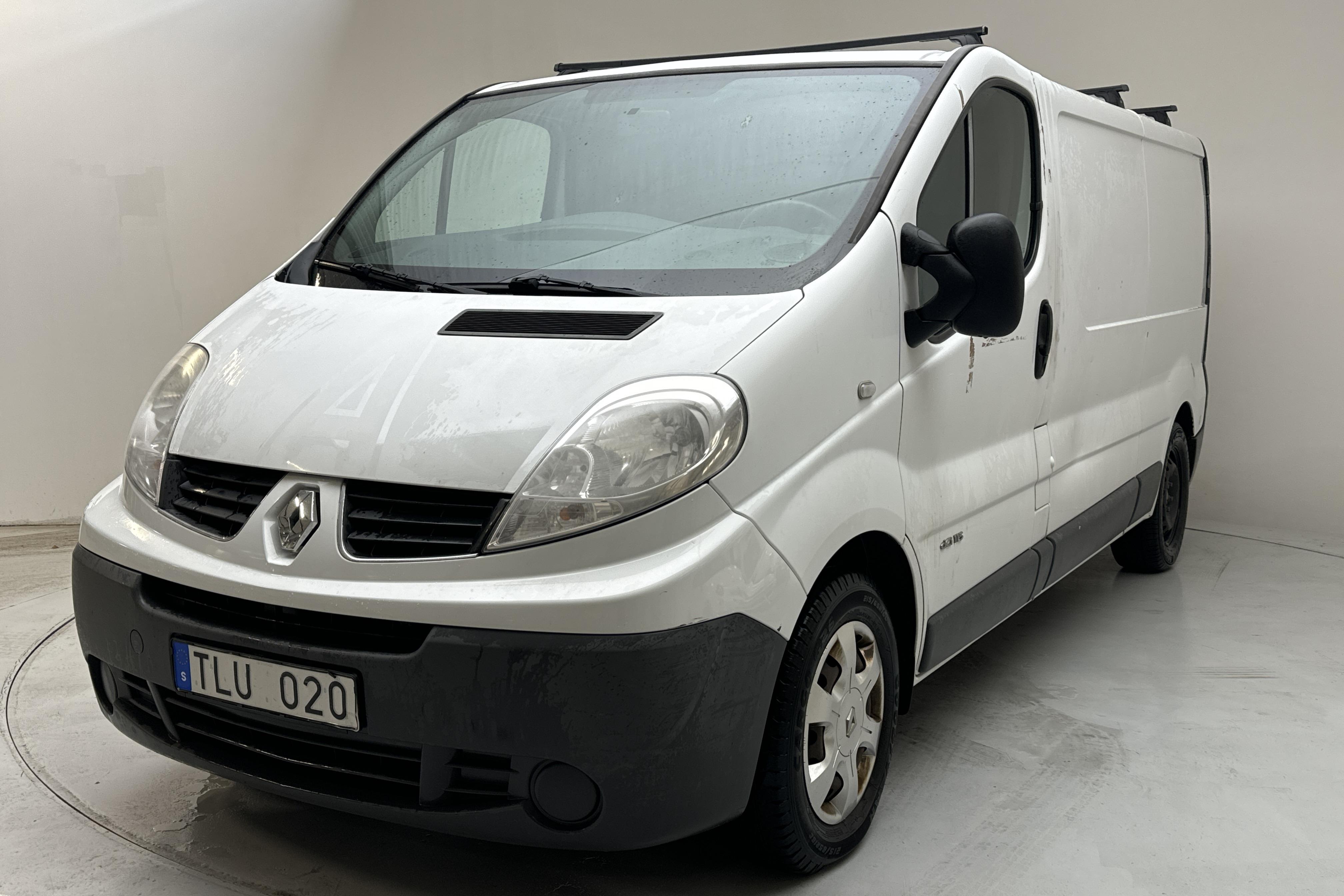 Renault Trafic 2.0 dCi Skåp (115hk) - 145 460 km - Automaatne - valge - 2013