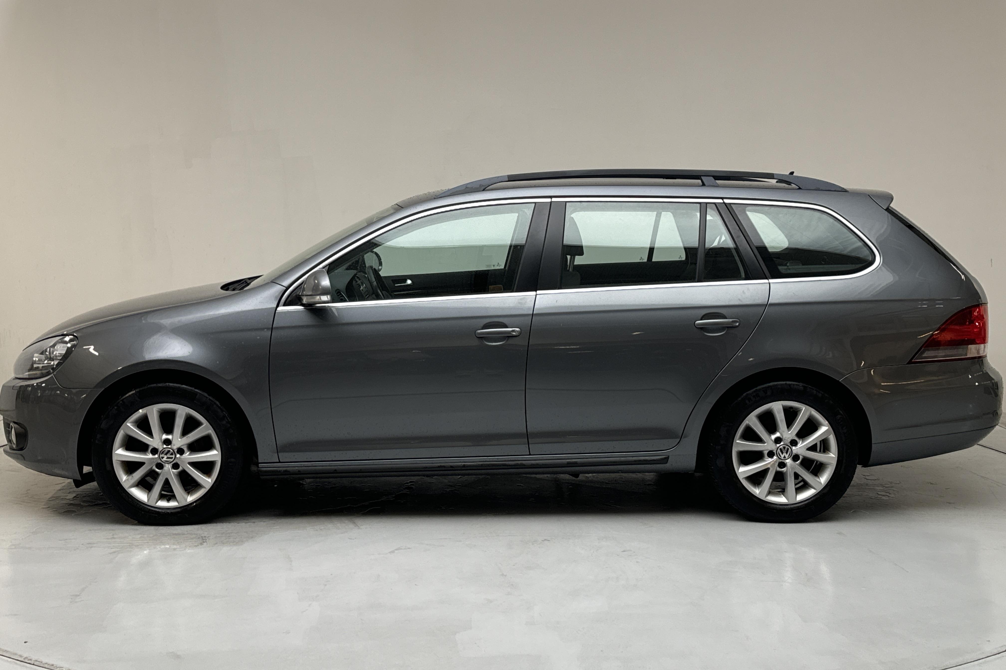 VW Golf VI 1.6 MultiFuel E85 Variant (102hk) - 103 900 km - Manuaalinen - Dark Grey - 2010