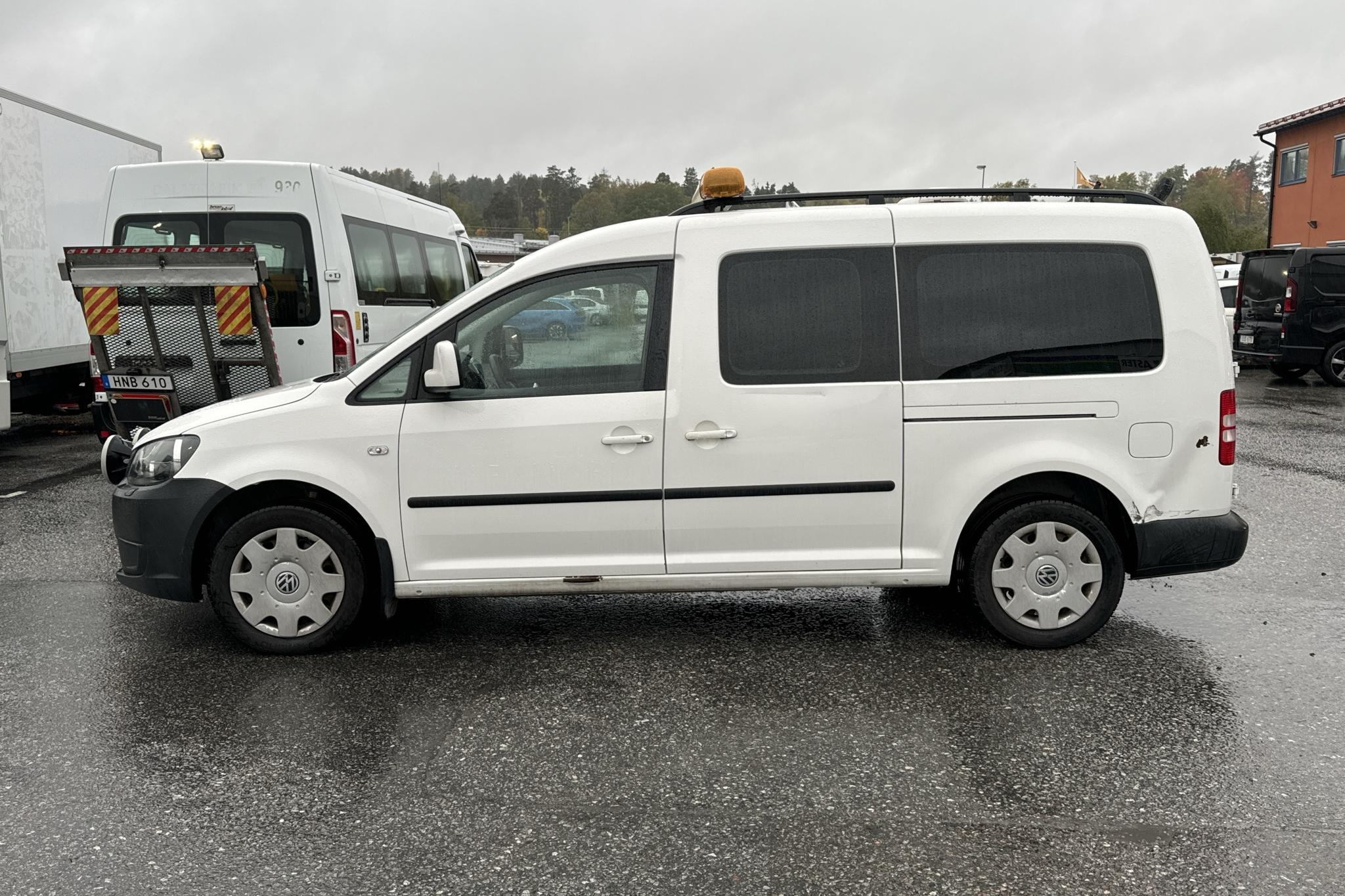 VW Caddy Life Maxi 1.6 TDI (102hk) - 171 280 km - Manuaalinen - valkoinen - 2013