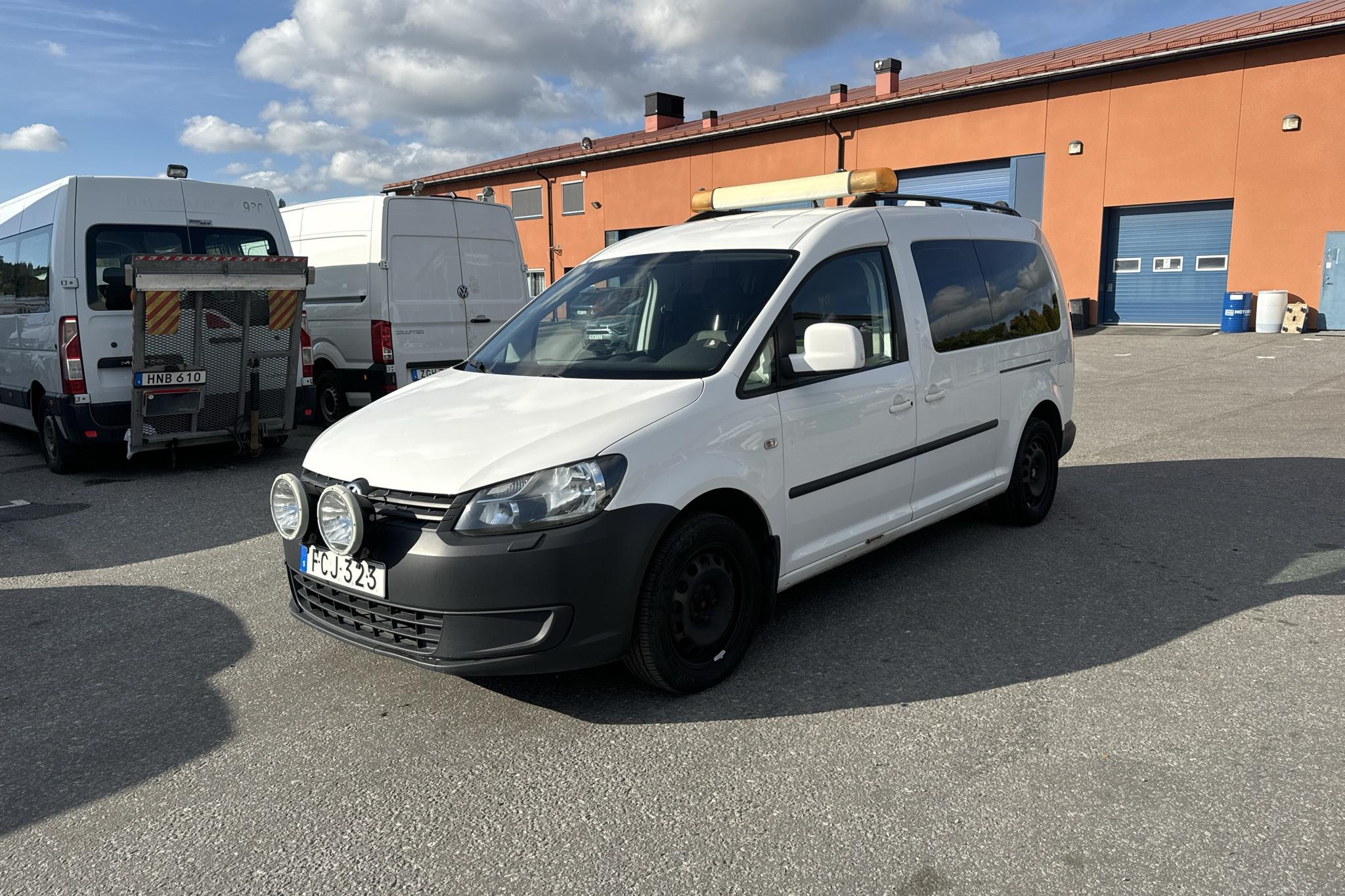 VW Caddy Life Maxi 1.6 TDI (102hk) - 132 110 km - Manualna - biały - 2013