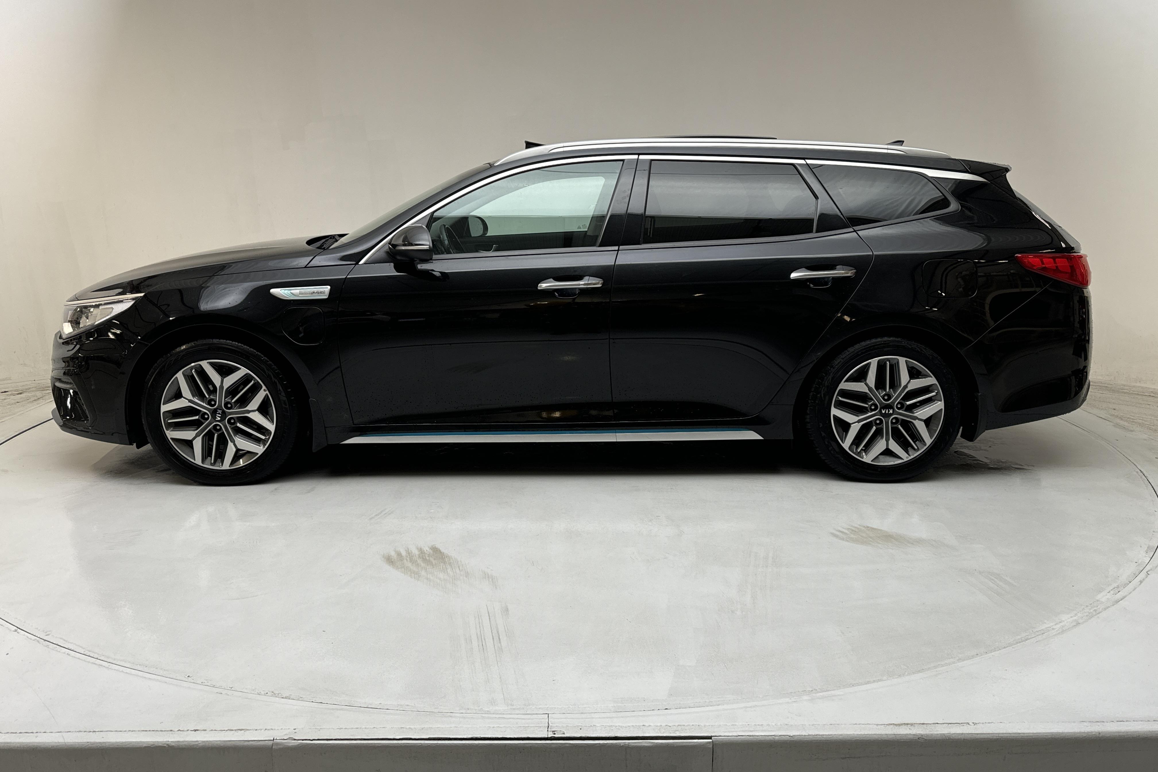 KIA Optima 2.0 GDi Plug-in Hybrid SW (205hk) - 72 820 km - Automatic - black - 2020