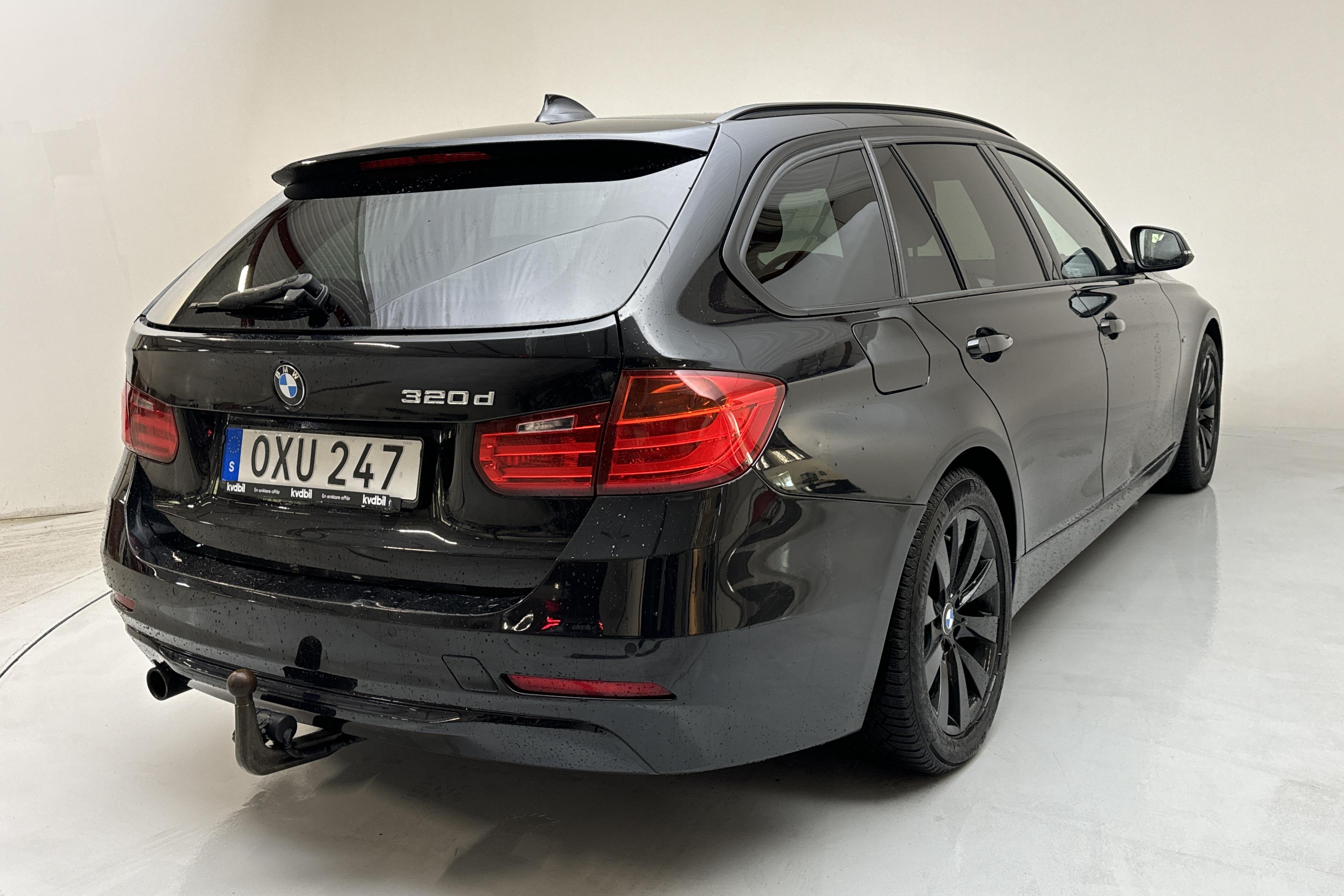 BMW 320d Touring, F31 (184hk) - 157 150 km - Automaatne - must - 2015