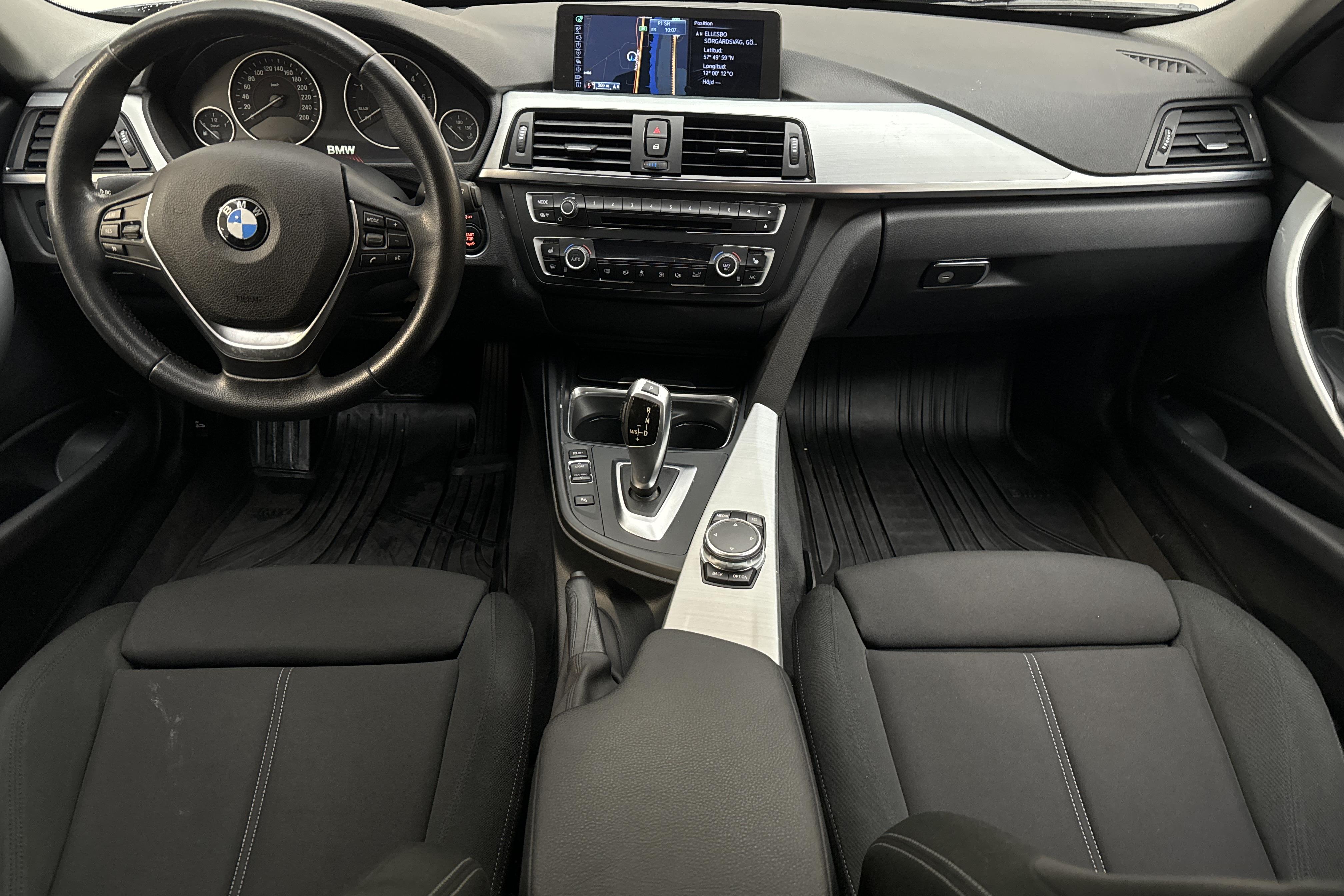 BMW 320d Touring, F31 (184hk) - 157 150 km - Automaattinen - musta - 2015