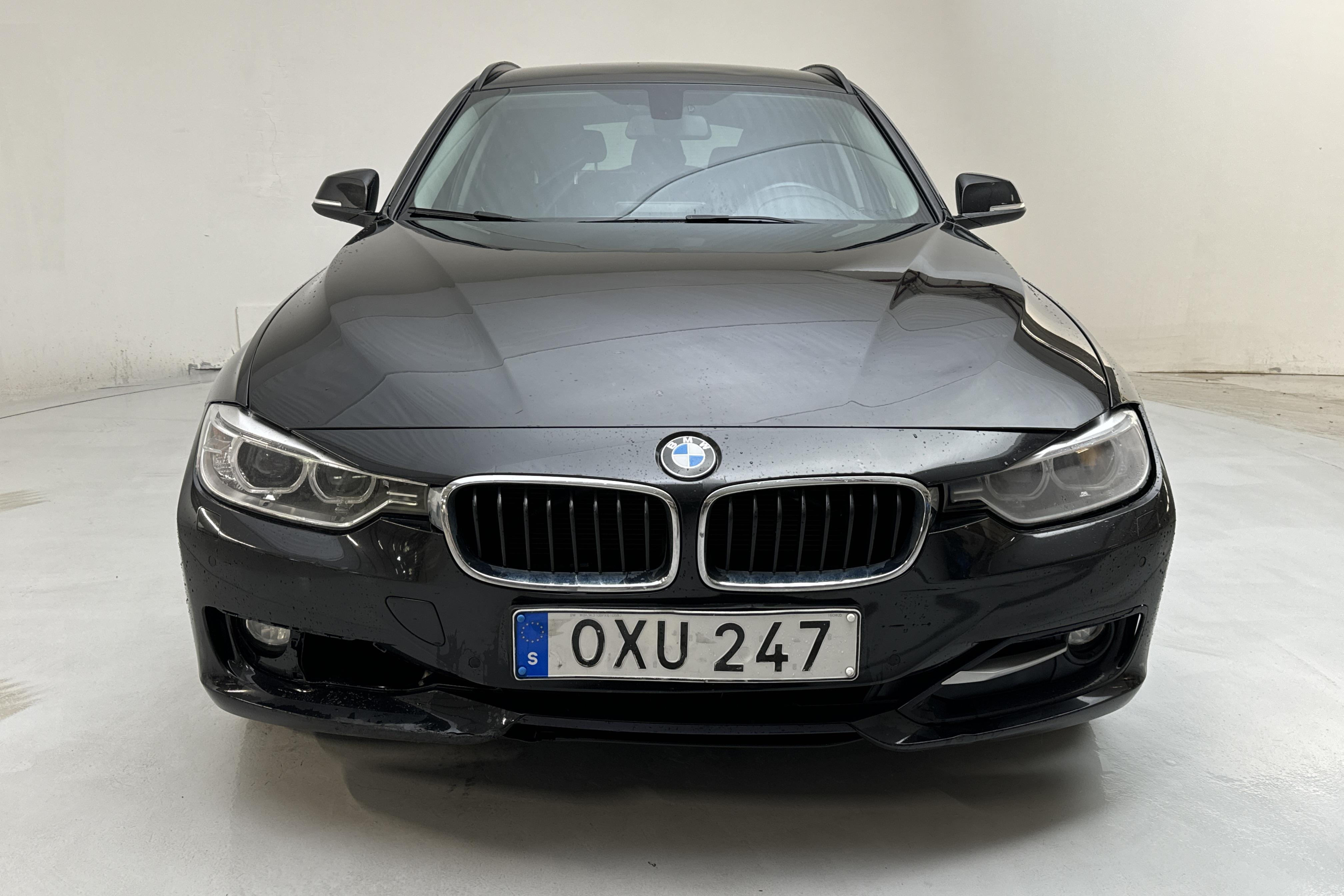 BMW 320d Touring, F31 (184hk) - 15 715 mil - Automat - svart - 2015