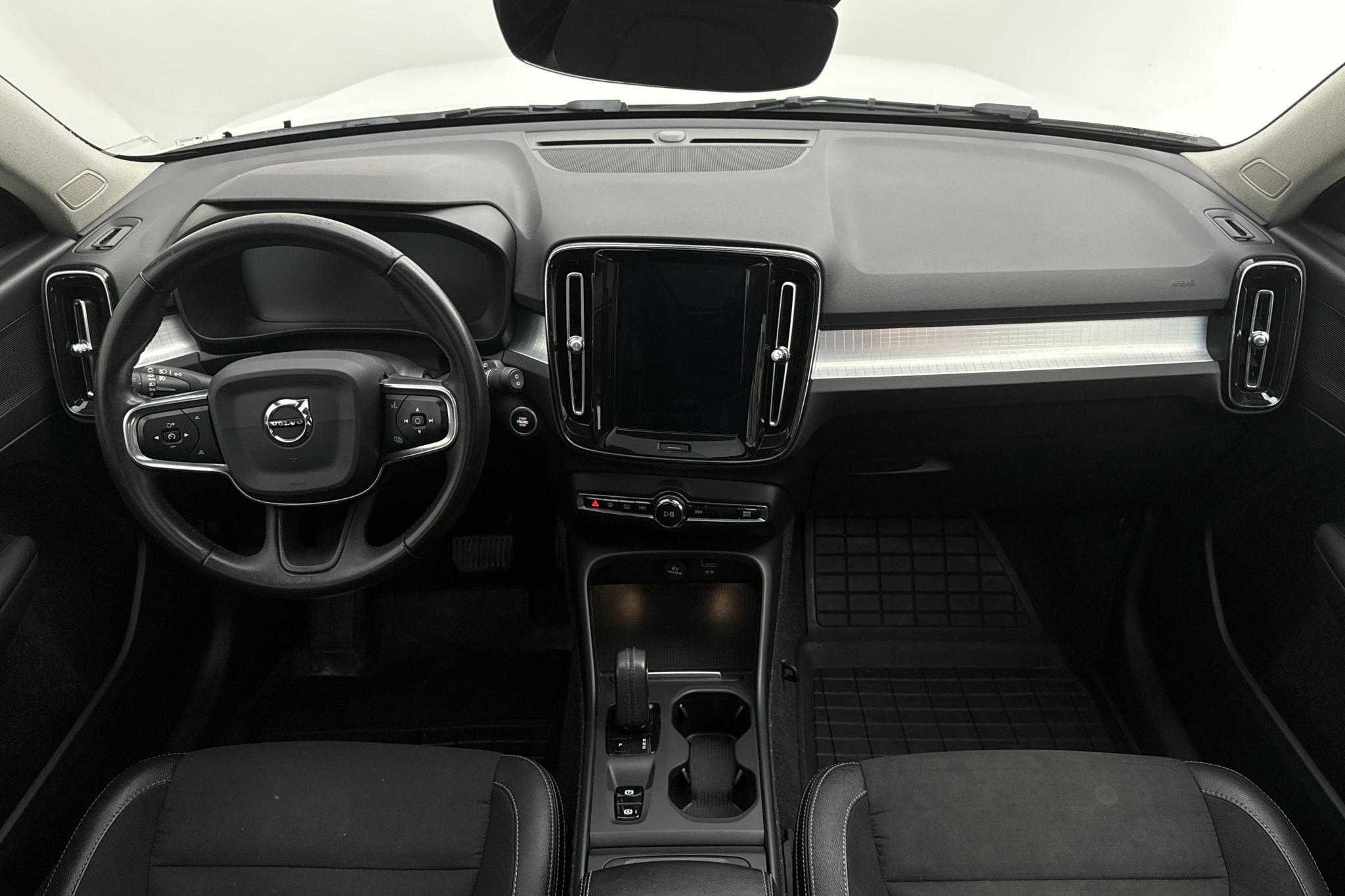 Volvo XC40 T3 2WD (163hk) - 118 590 km - Automatyczna - biały - 2020