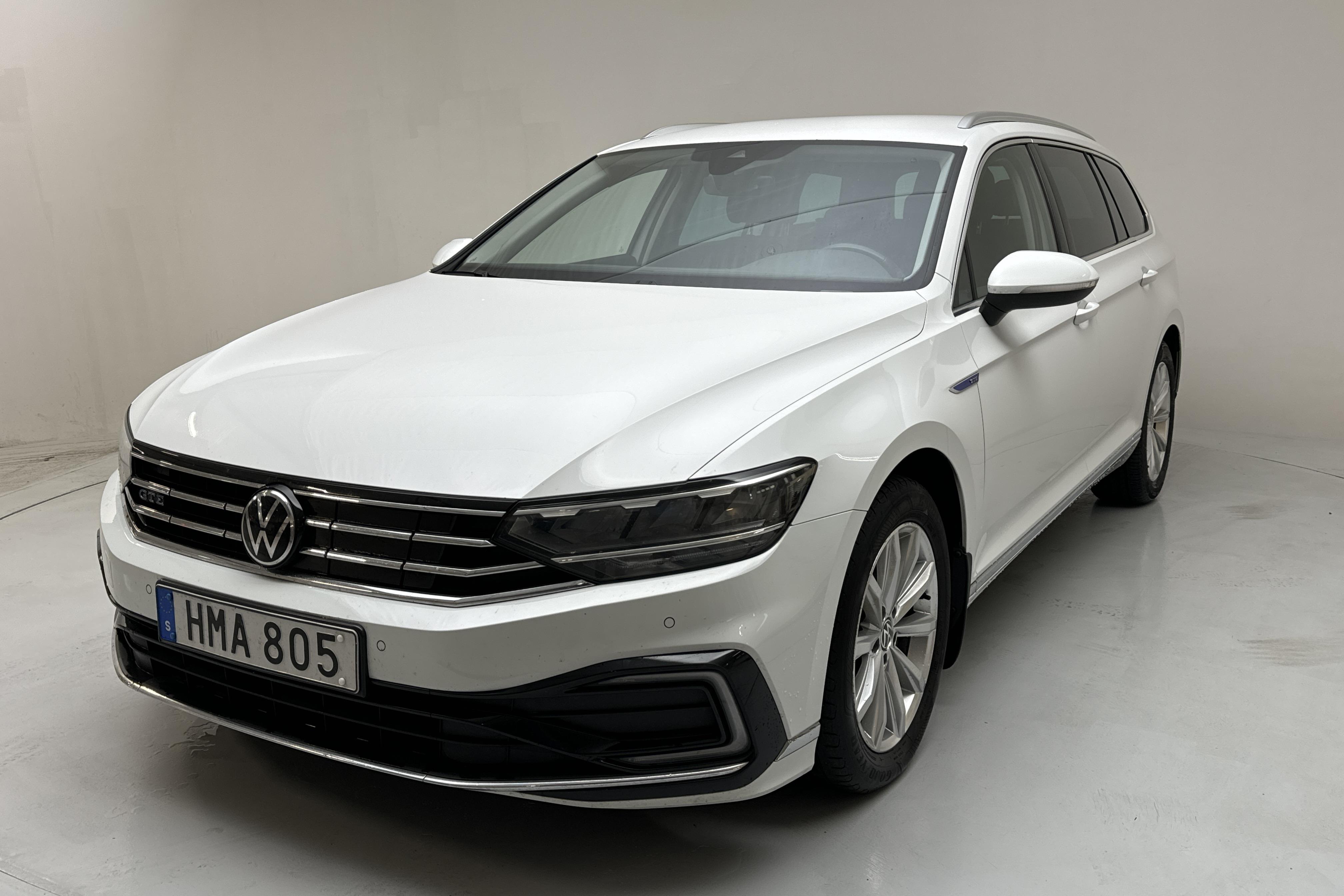 VW Passat 1.4 GTE Sportscombi (218hk) - 16 700 mil - Automat - vit - 2021