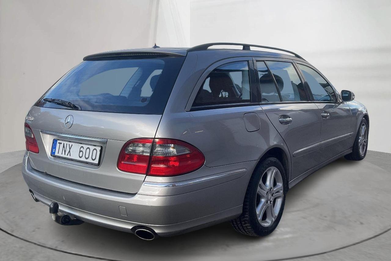 Mercedes E 280 Kombi W211 (231hk) - 266 120 km - Automatyczna - srebro - 2009