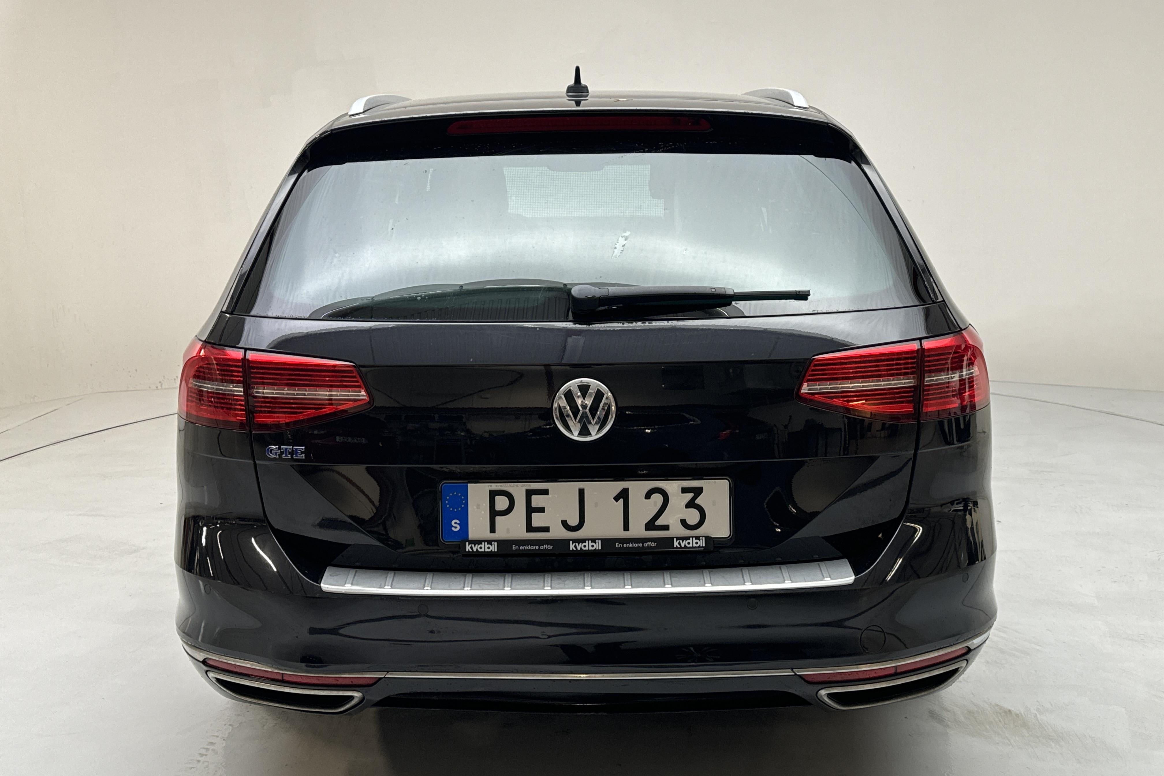 VW Passat 1.4 Plug-in-Hybrid Sportscombi (218hk) - 193 300 km - Automaattinen - musta - 2017