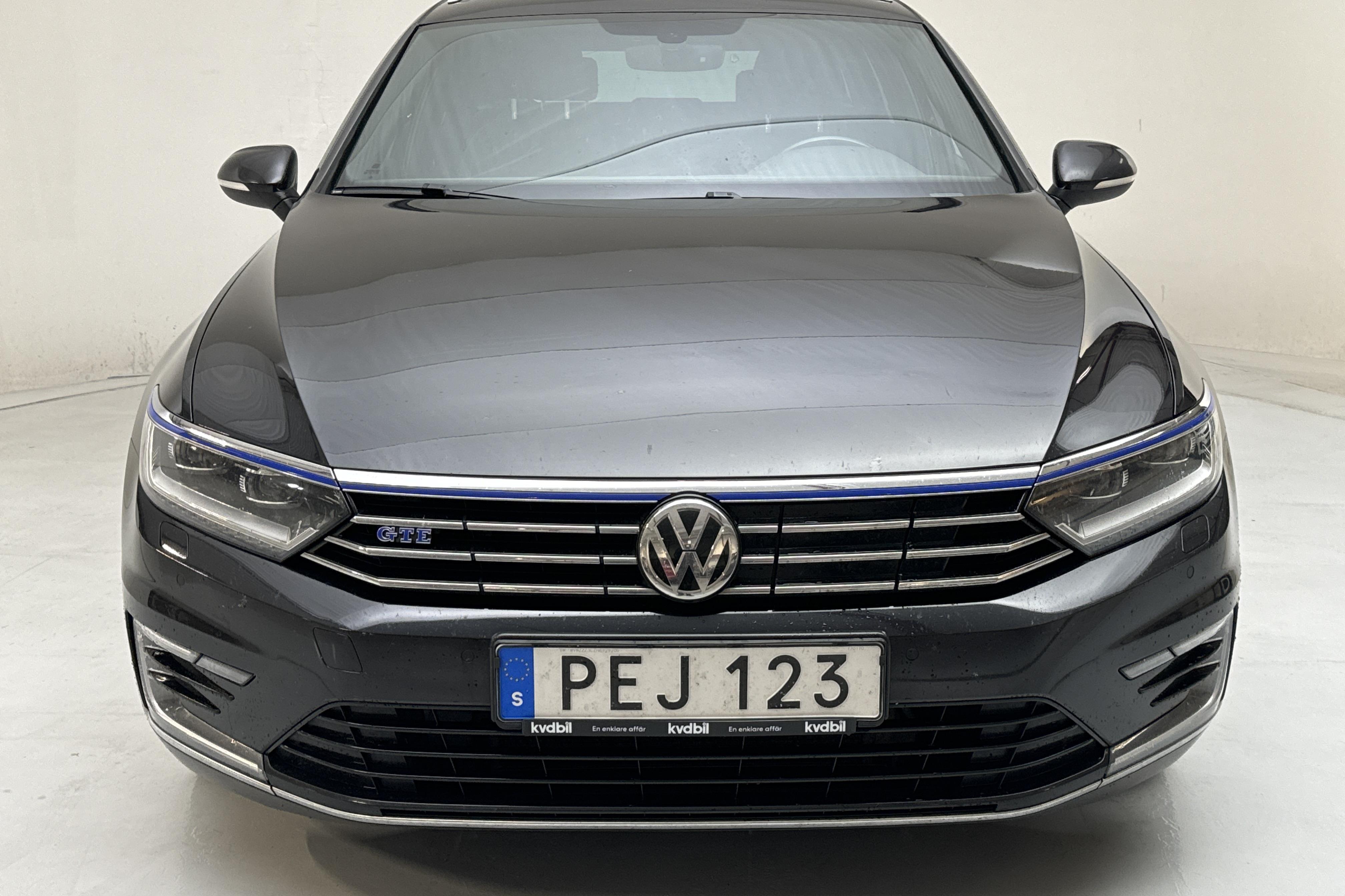 VW Passat 1.4 Plug-in-Hybrid Sportscombi (218hk) - 193 300 km - Automaattinen - musta - 2017