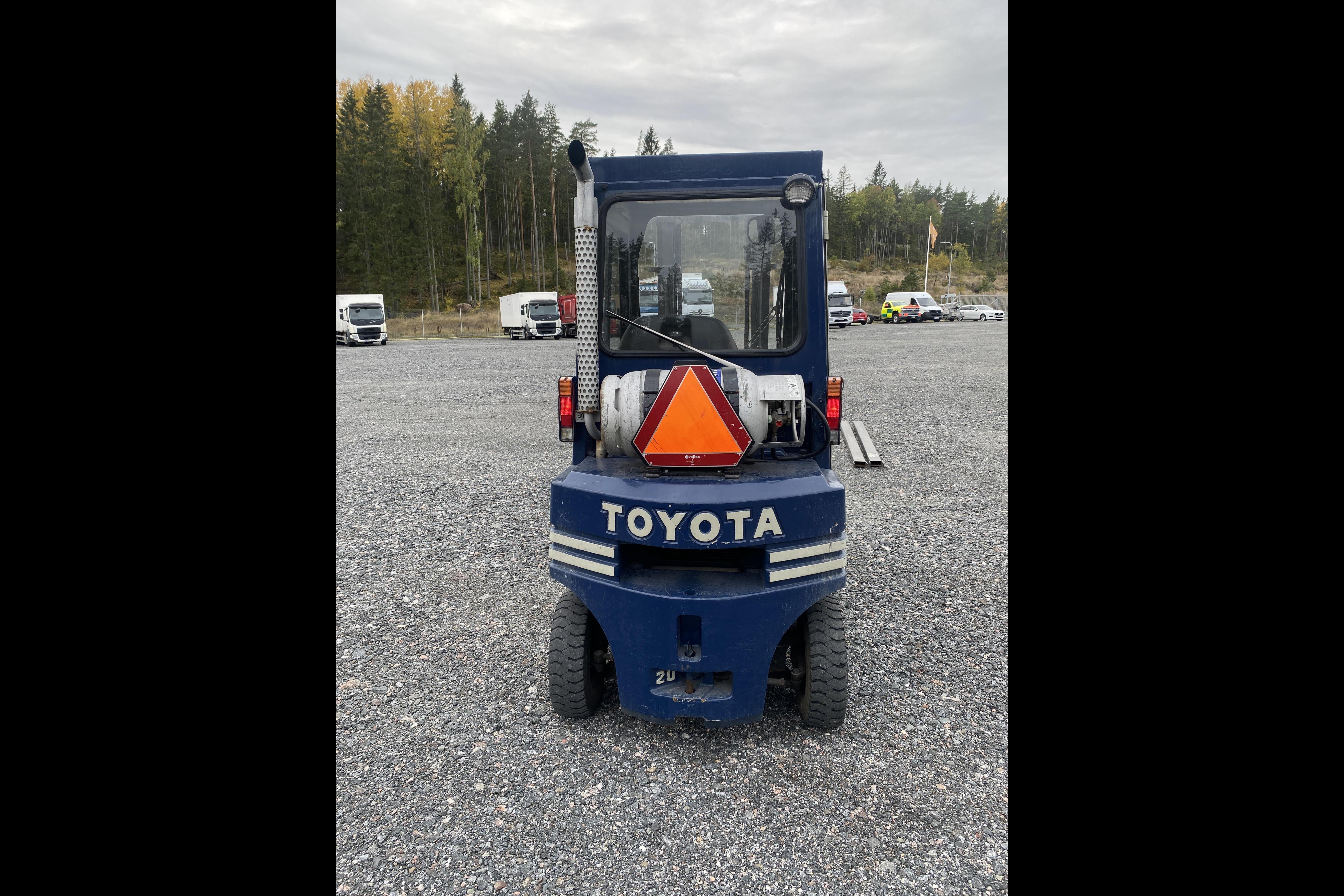 Toyota 42-5FG20 Bensin- & gasoltruck - 