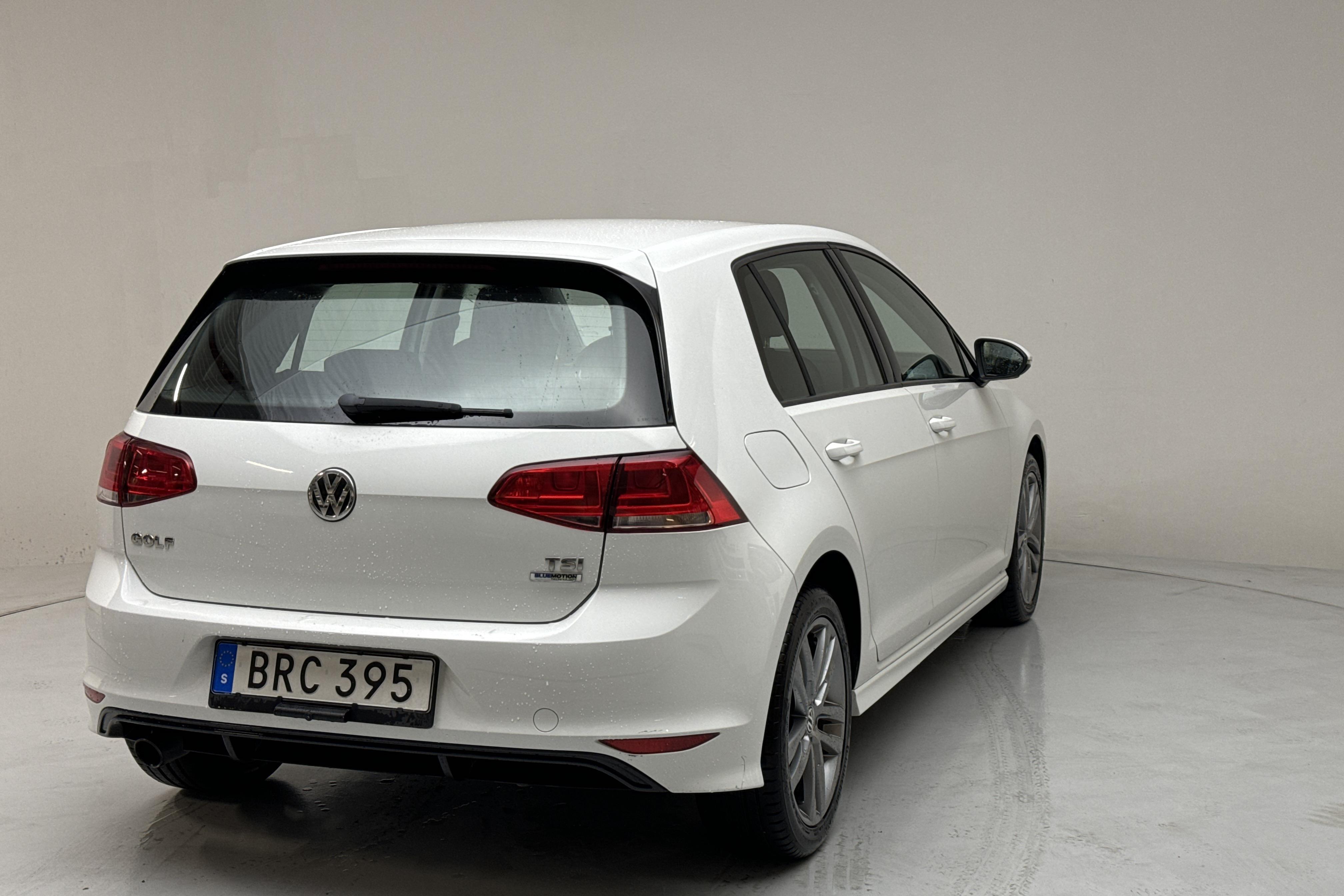 VW Golf VII 1.2 TSI 5dr (105hk) - 103 410 km - Automatyczna - biały - 2015