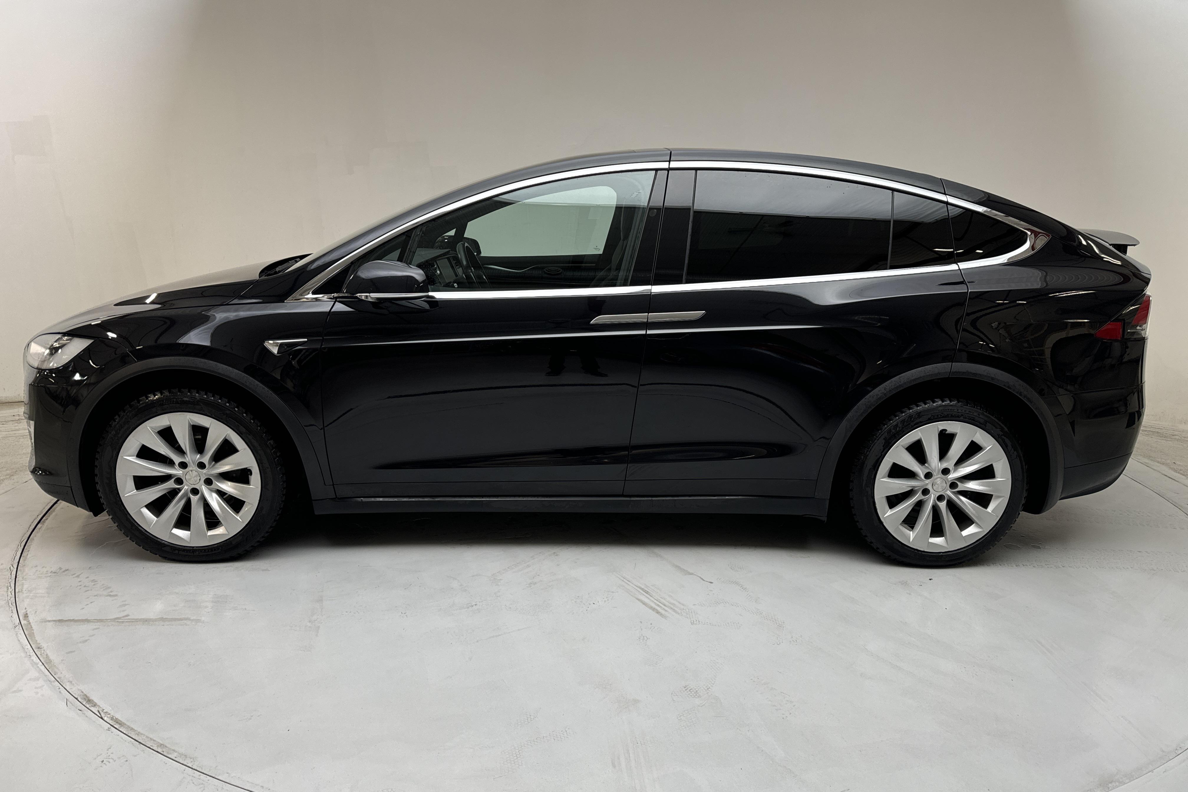 Tesla Model X 100D - 21 412 mil - Automat - svart - 2018