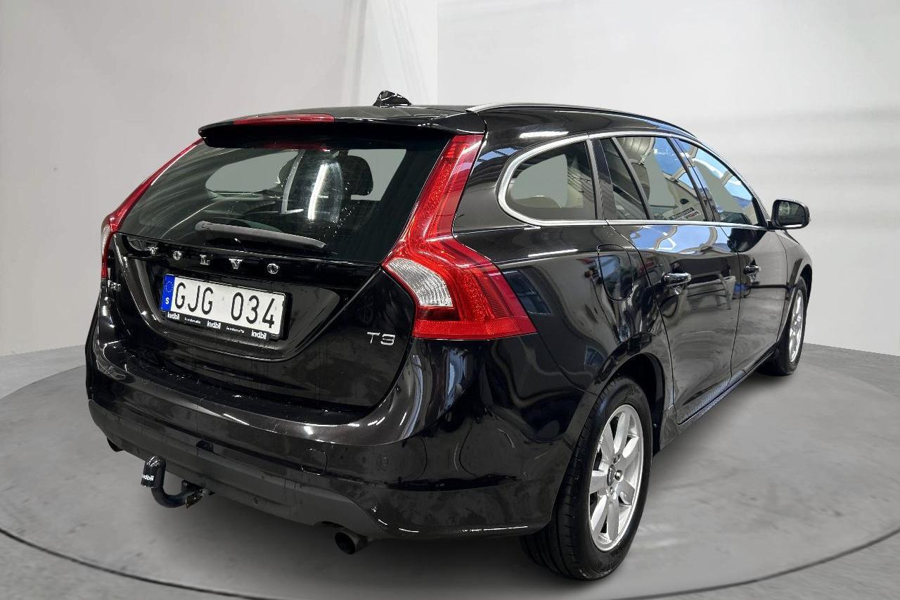 Volvo V60 T3 (150hk) - 150 330 km - Manuaalinen - musta - 2012