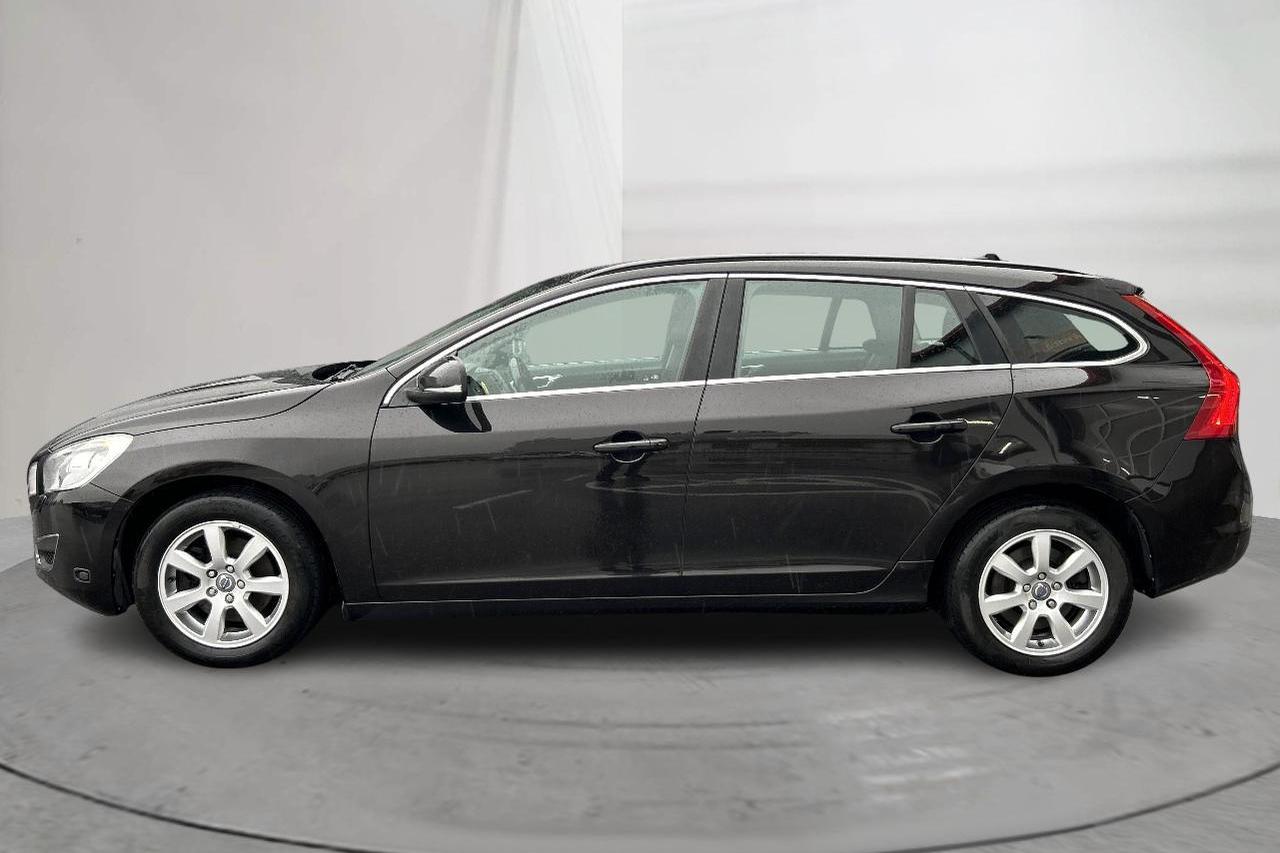 Volvo V60 T3 (150hk) - 150 330 km - Manuaalinen - musta - 2012