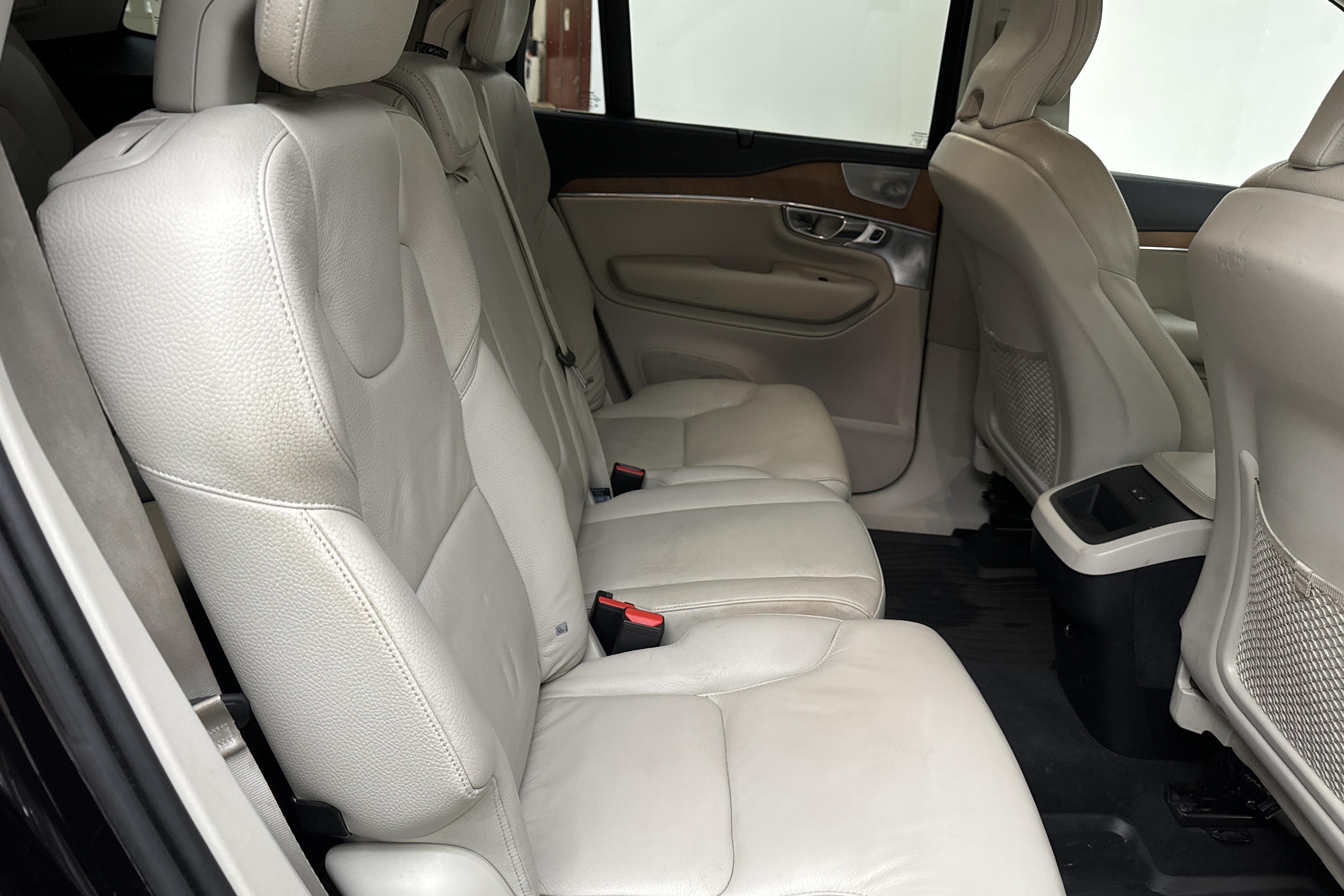 Volvo XC90 D5 AWD (235hk) - 120 130 km - Automaatne - must - 2019