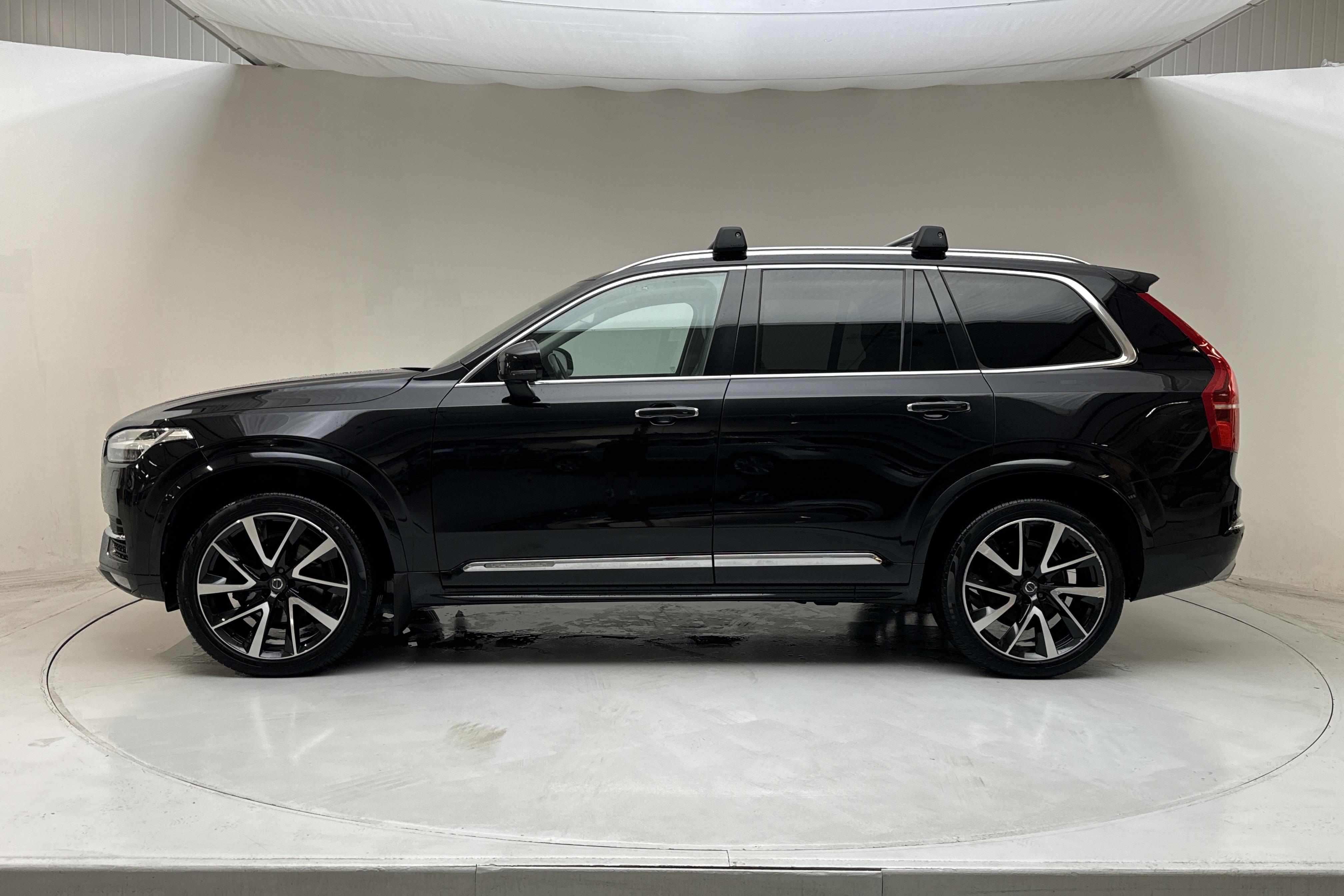 Volvo XC90 D5 AWD (235hk) - 120 130 km - Automaattinen - musta - 2019