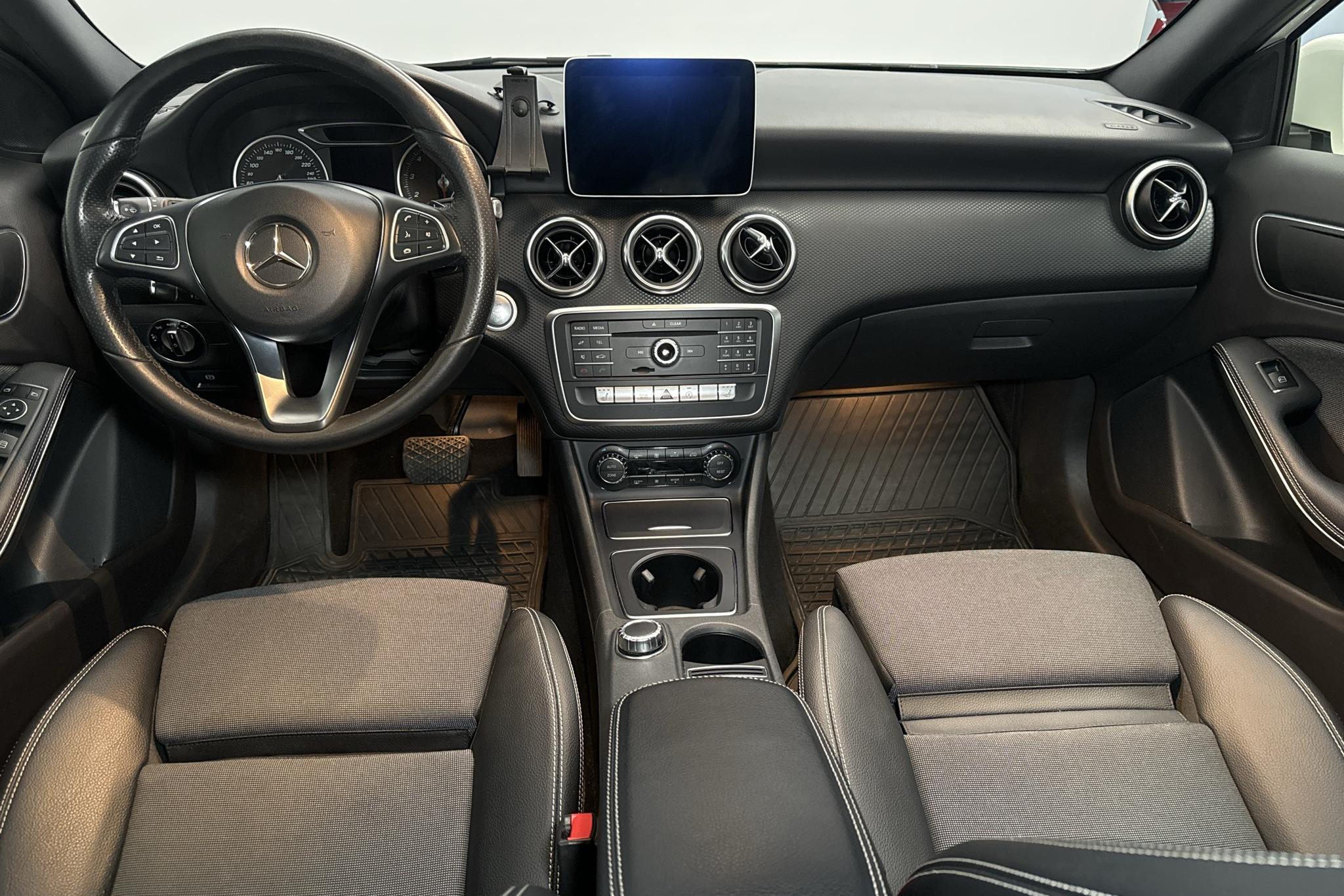 Mercedes A 180 5dr W176 (122hk) - 142 210 km - Automatyczna - biały - 2018