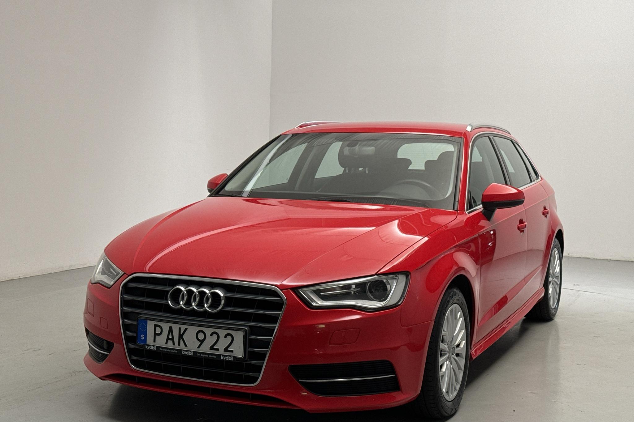 Audi A3 1.6 TDI Sportback (110hk) - 117 940 km - Käsitsi - punane - 2016