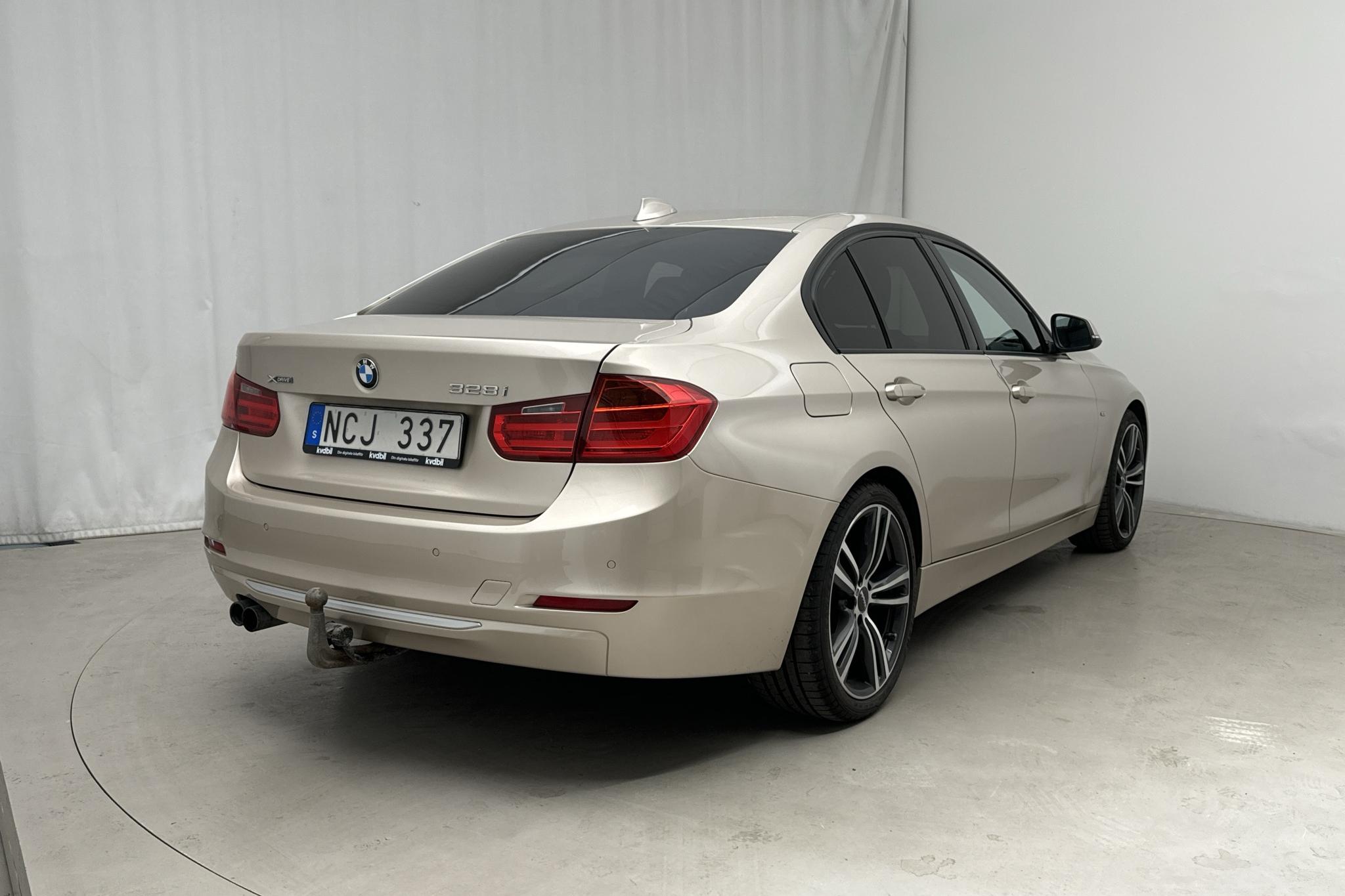 BMW 328i xDrive Sedan, F30 (245hk) - 12 189 mil - Manuell - silver - 2013