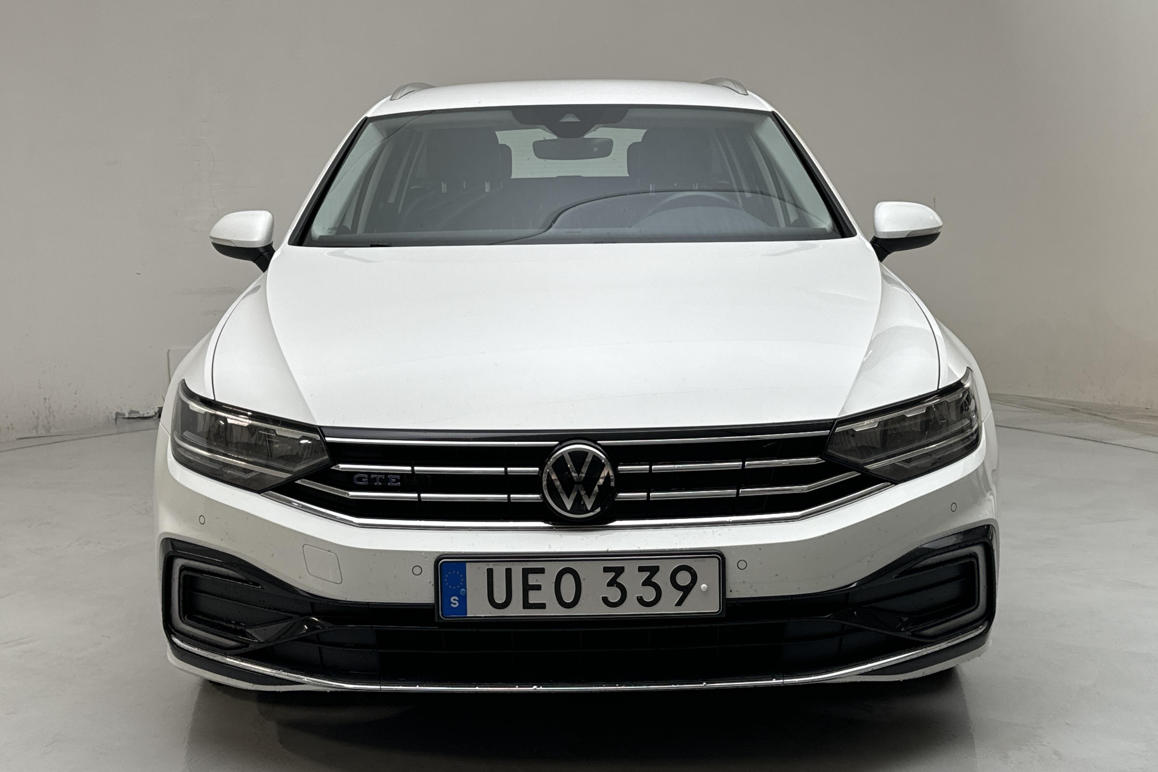 VW Passat 1.4 GTE Sportscombi (218hk) - 125 370 km - Automaatne - valge - 2021