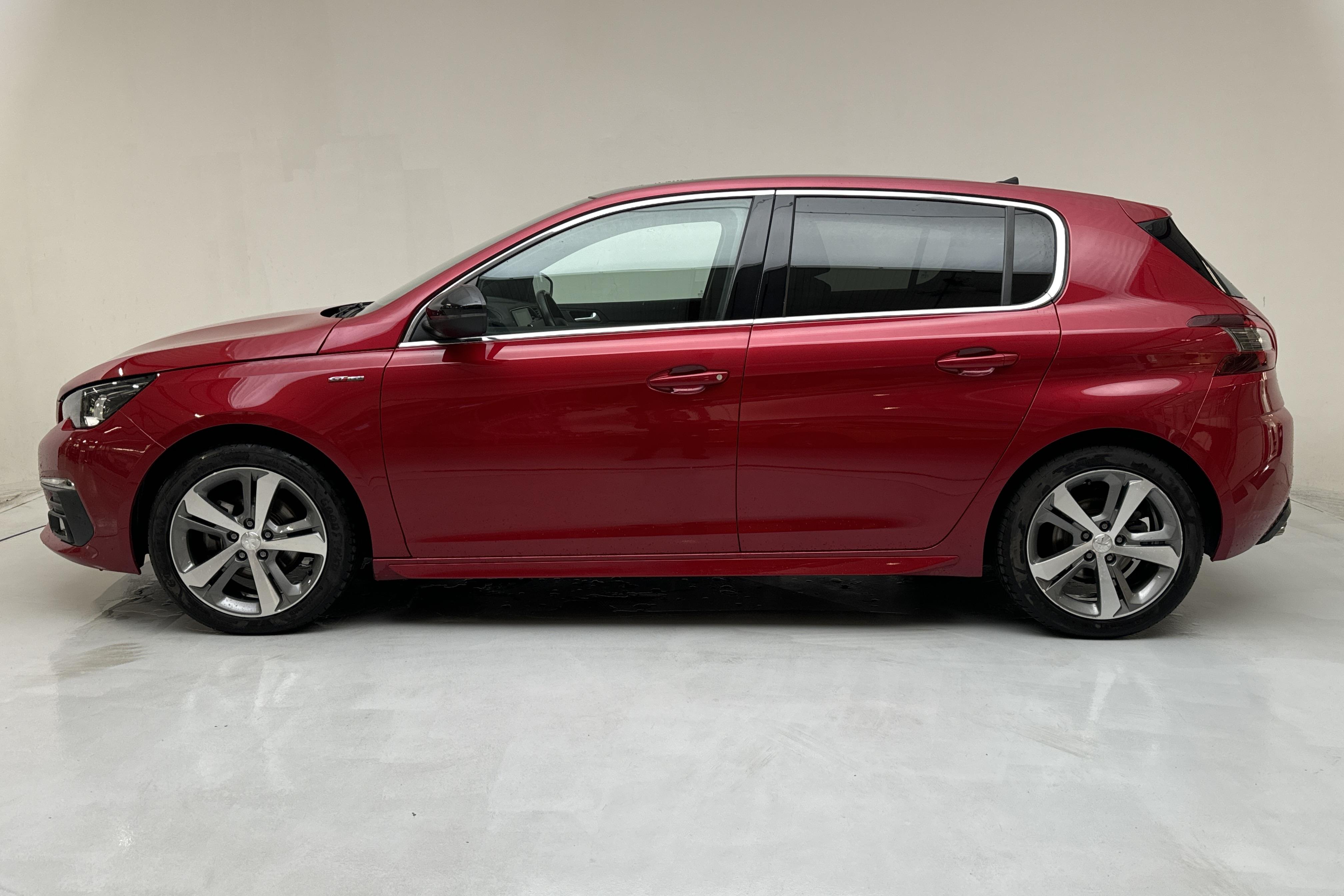 Peugeot 308 BlueHDi 5dr (130hk) - 119 430 km - Automatic - red - 2020